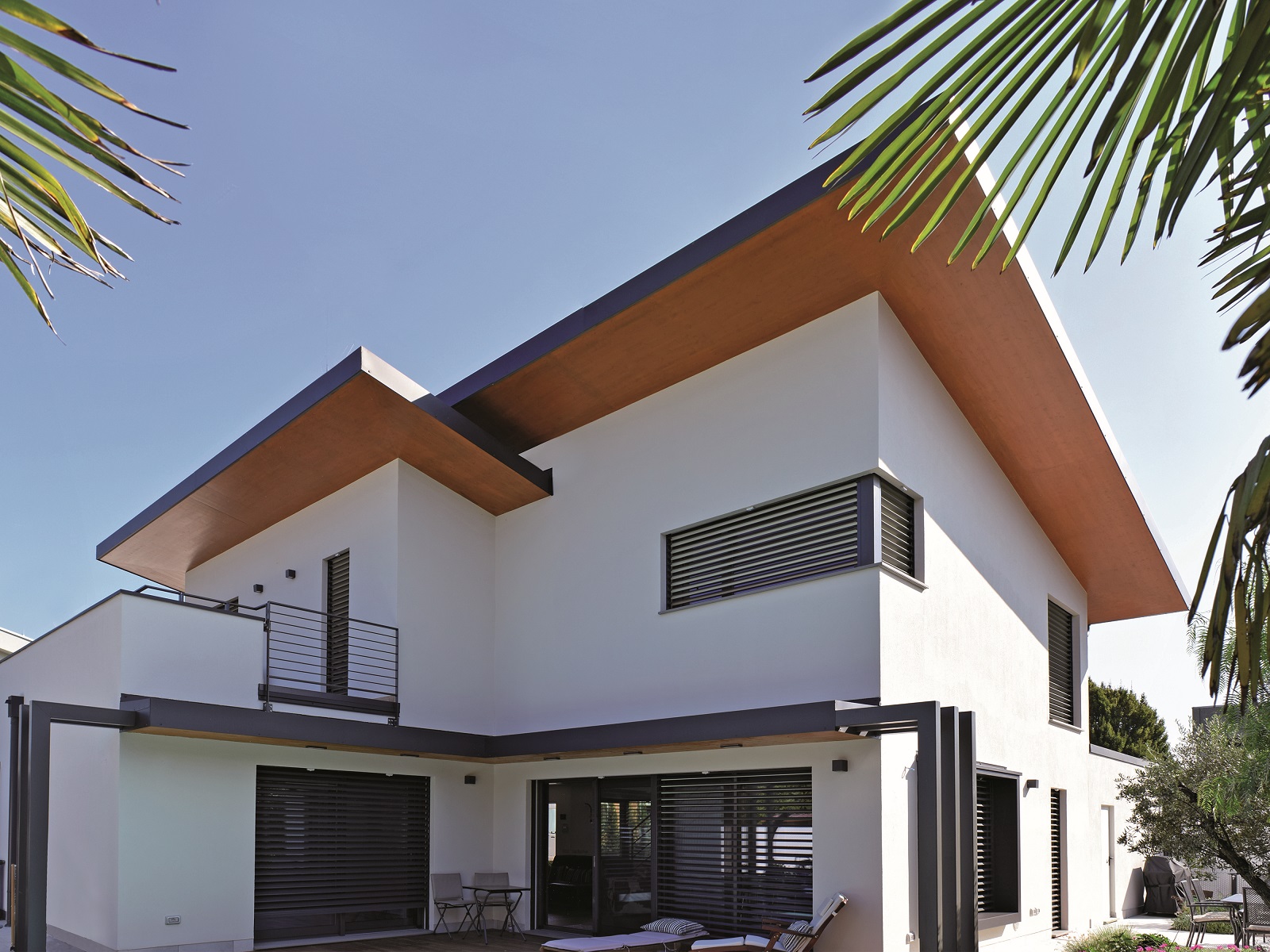 2018 年米兰木质现代别墅-0