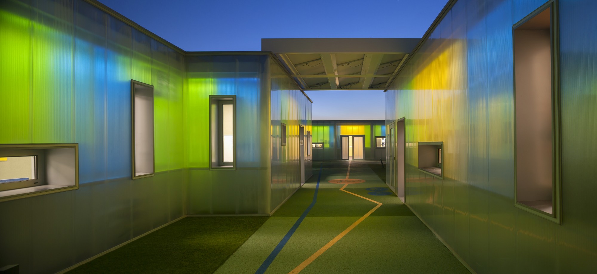 加州双层玻璃校园建筑设计-20