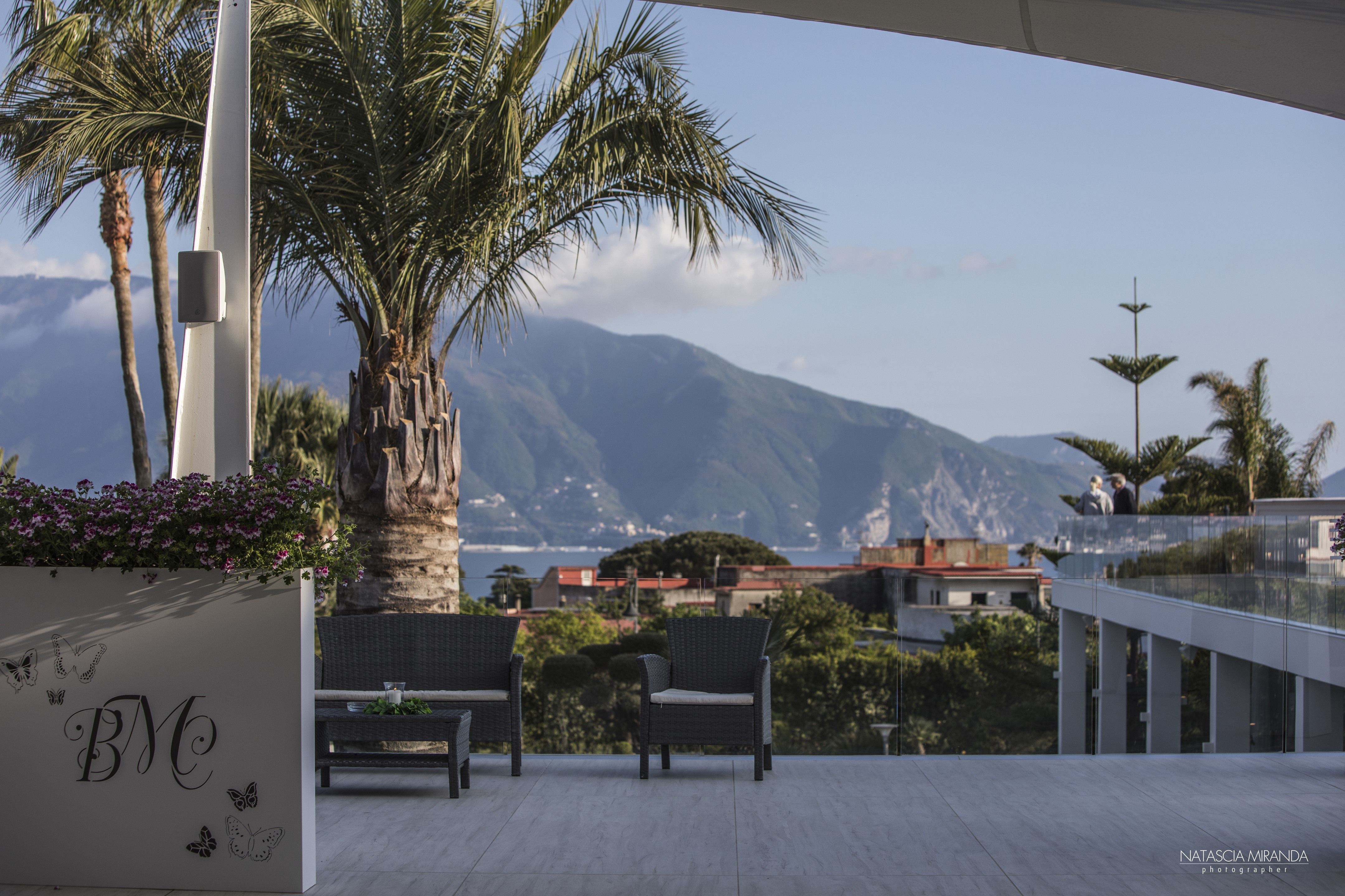 融合自然与建筑的蓝马林俱乐部餐厅设计-38