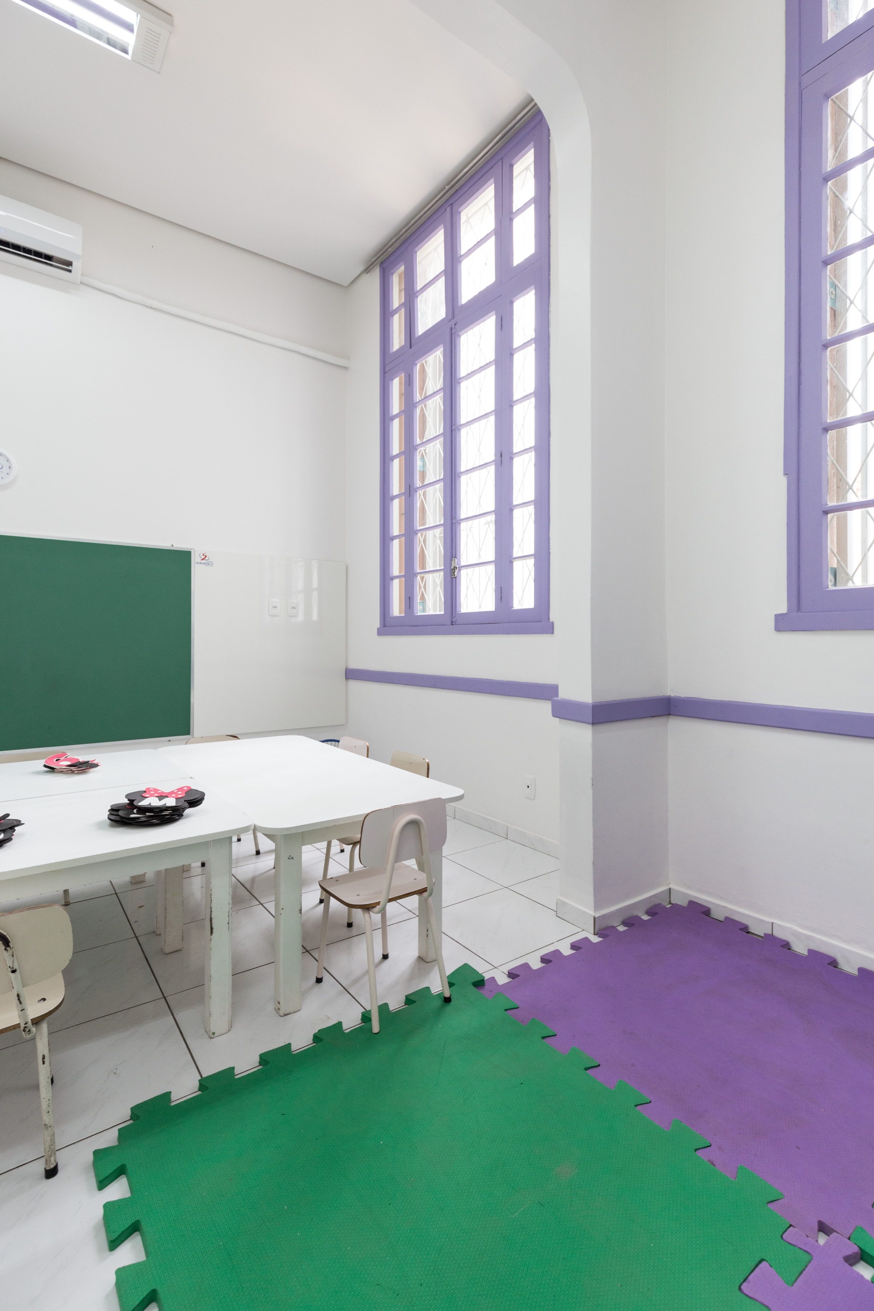 巴西幼儿园色彩斑斓的空间设计-45