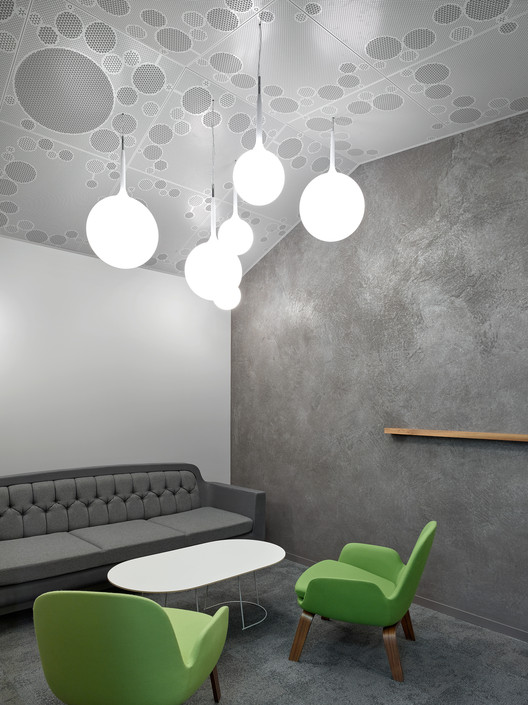 洛桑洛罗总部 · CCHE 建筑事务所打造的多功能工业风建筑-17