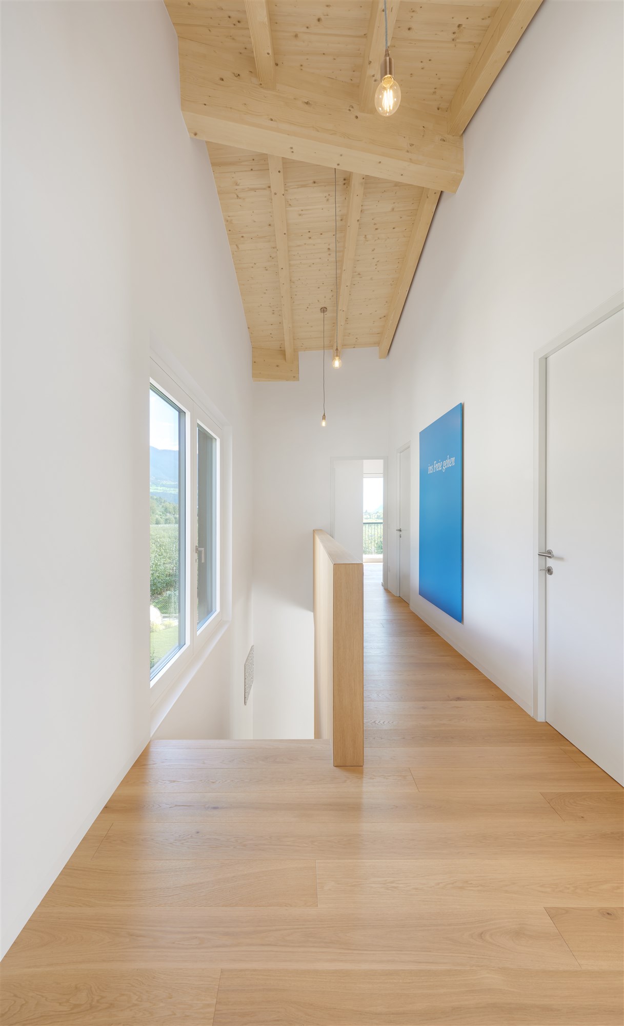 传统与现代共融的意大利木质住宅-32