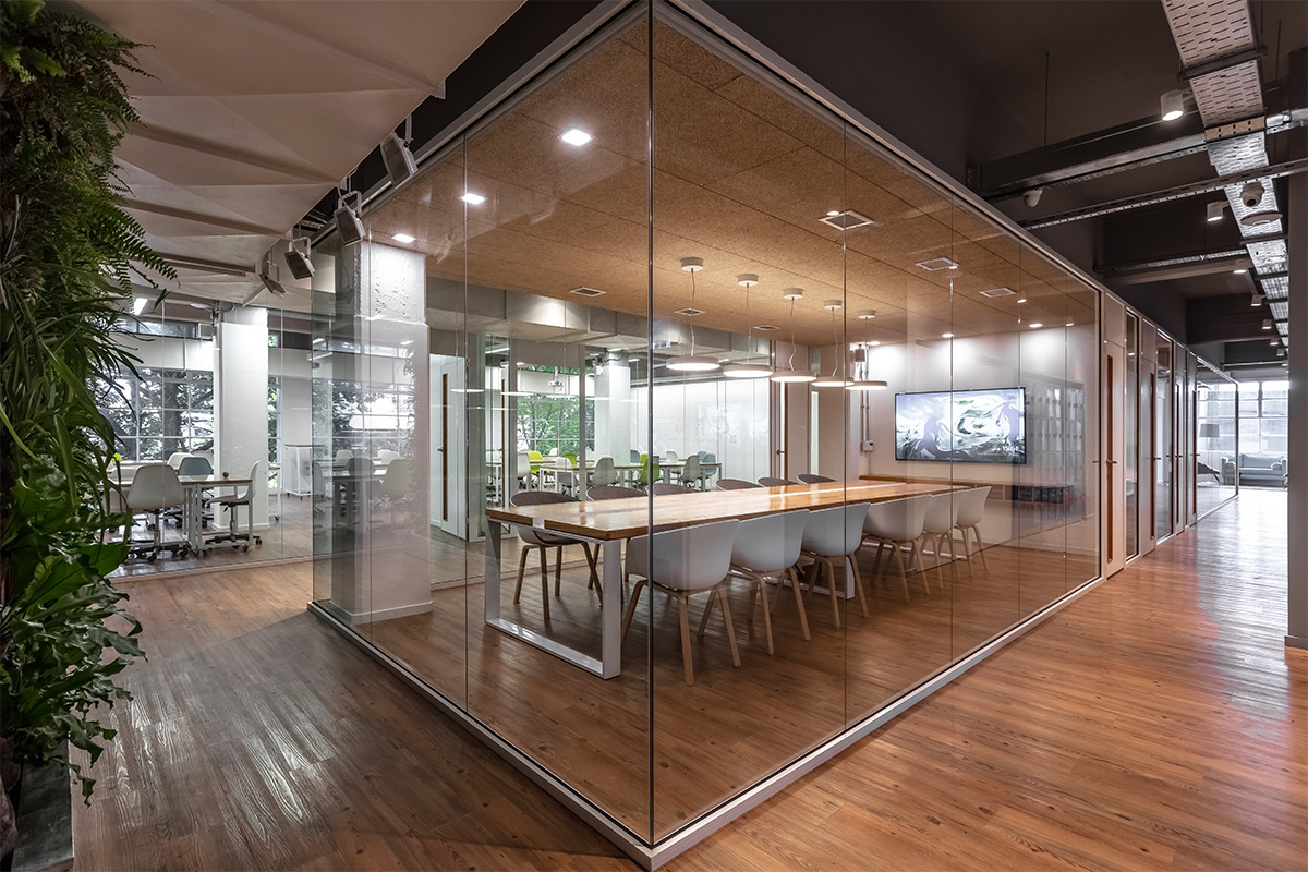 灵活多变的空间设计,打造线上线下融合的教育基地-25