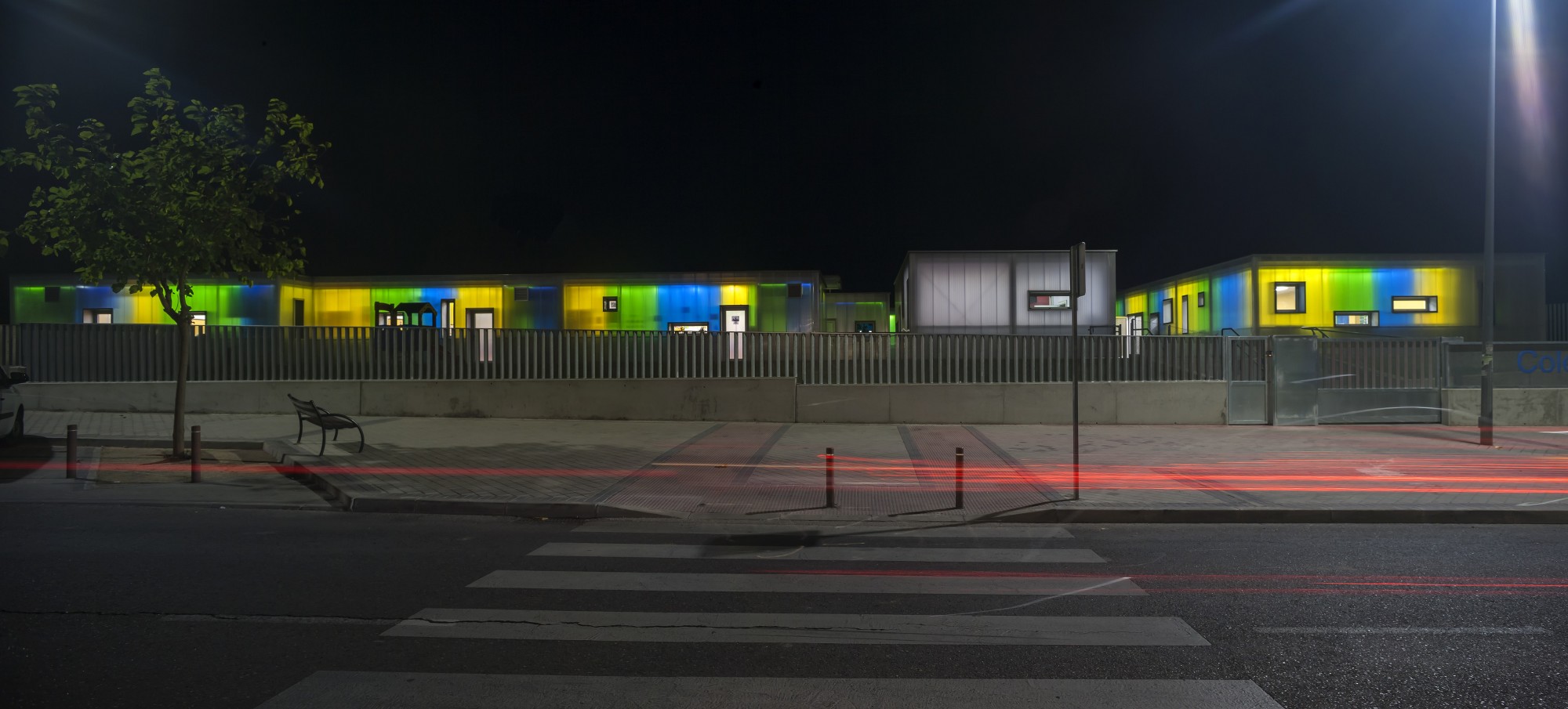 加州双层玻璃校园建筑设计-15