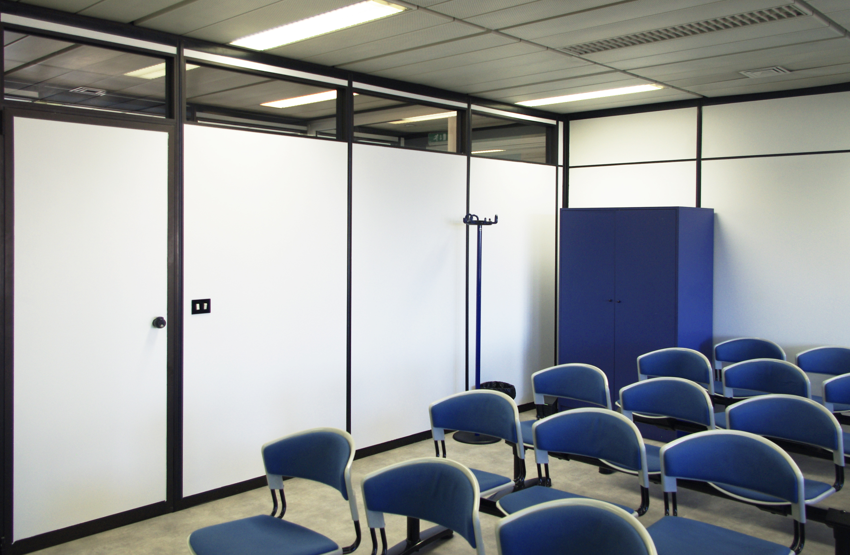 博洛尼亚天际线办公室翻新-13