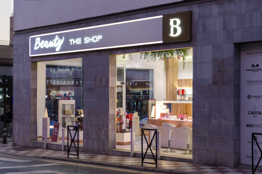 精致香氛护肤品店的永恒魅力-45