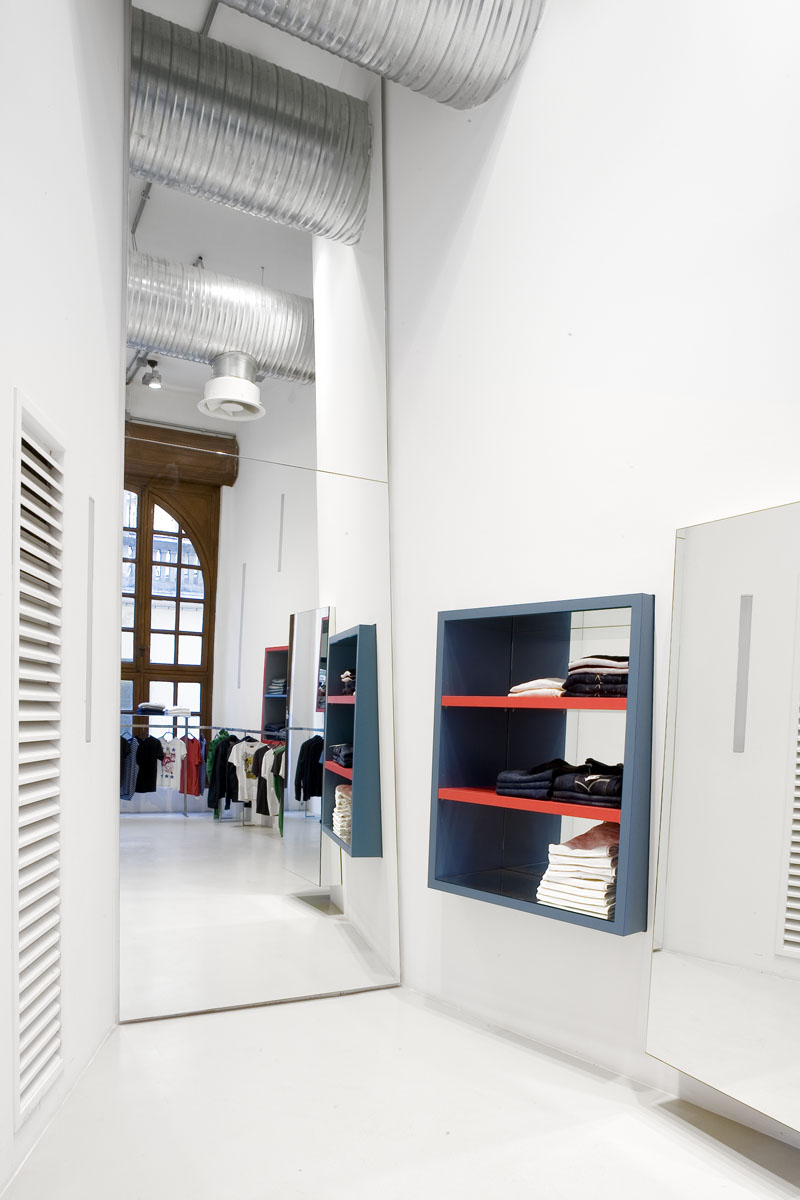 VE-20 时尚店铺，工业风中的历史细节-5