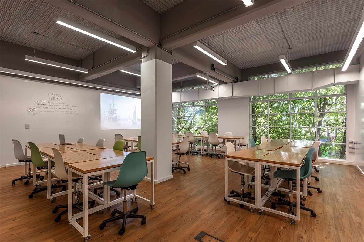 灵活多变的空间设计,打造线上线下融合的教育基地-19