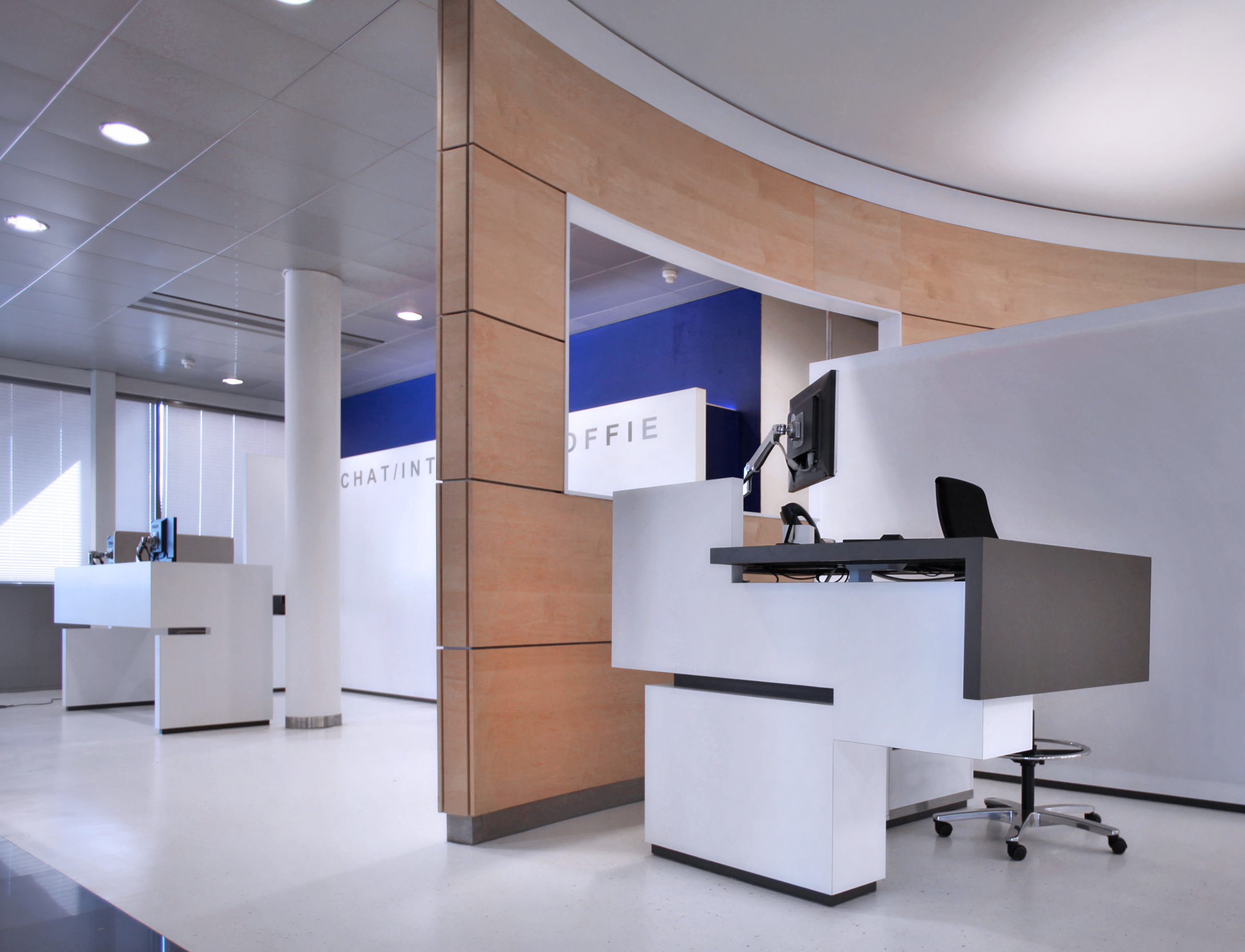 荷兰 Rabobank Bozenhoven 分行办公室翻新 | 低成本高效果的设计实践-5