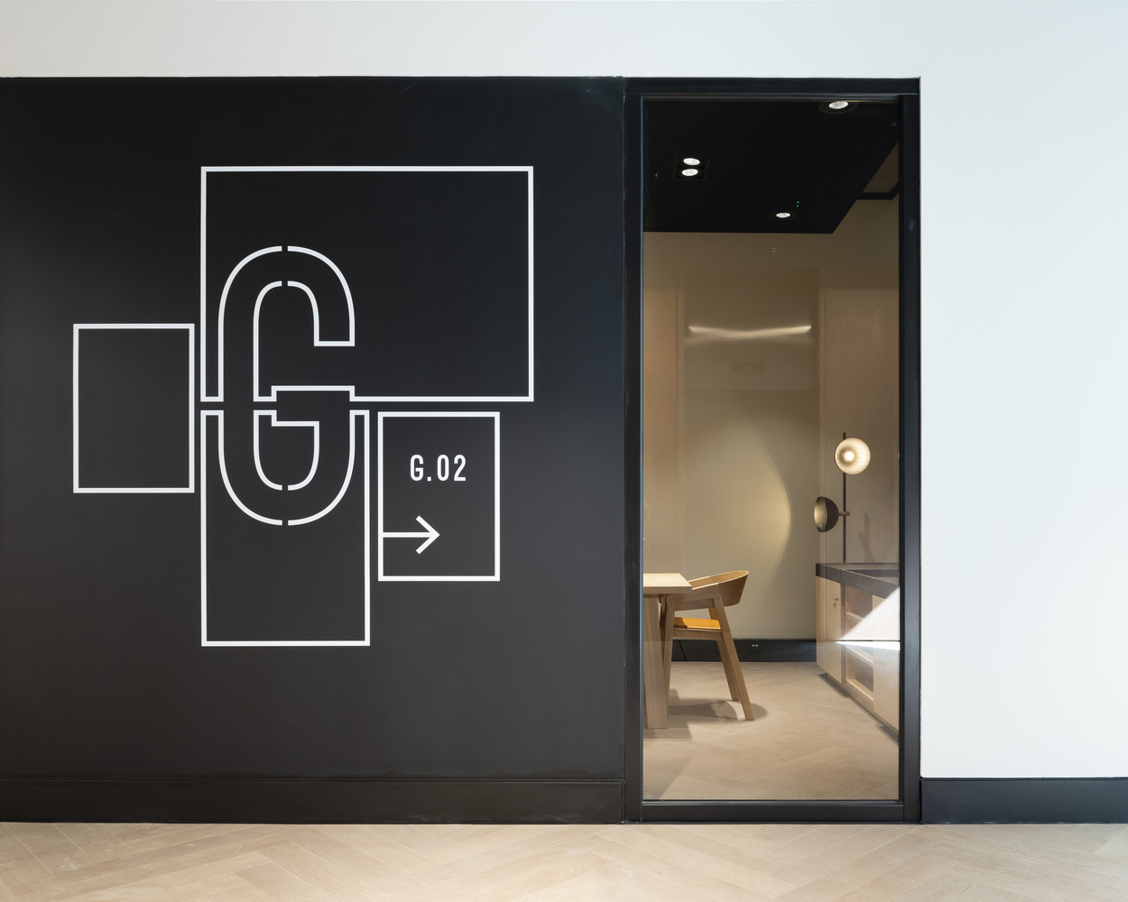 The Frames（砖,金属,玻璃的创意空间）-45