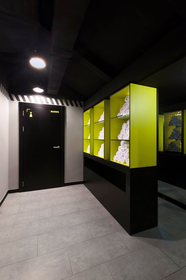 力量与幽默并存,乌克兰 EBH 俱乐部室内设计-19