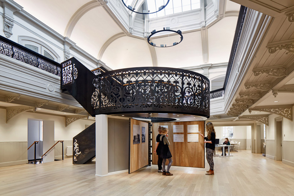 英国诺威治大学建筑艺术学院楼梯翻新-5