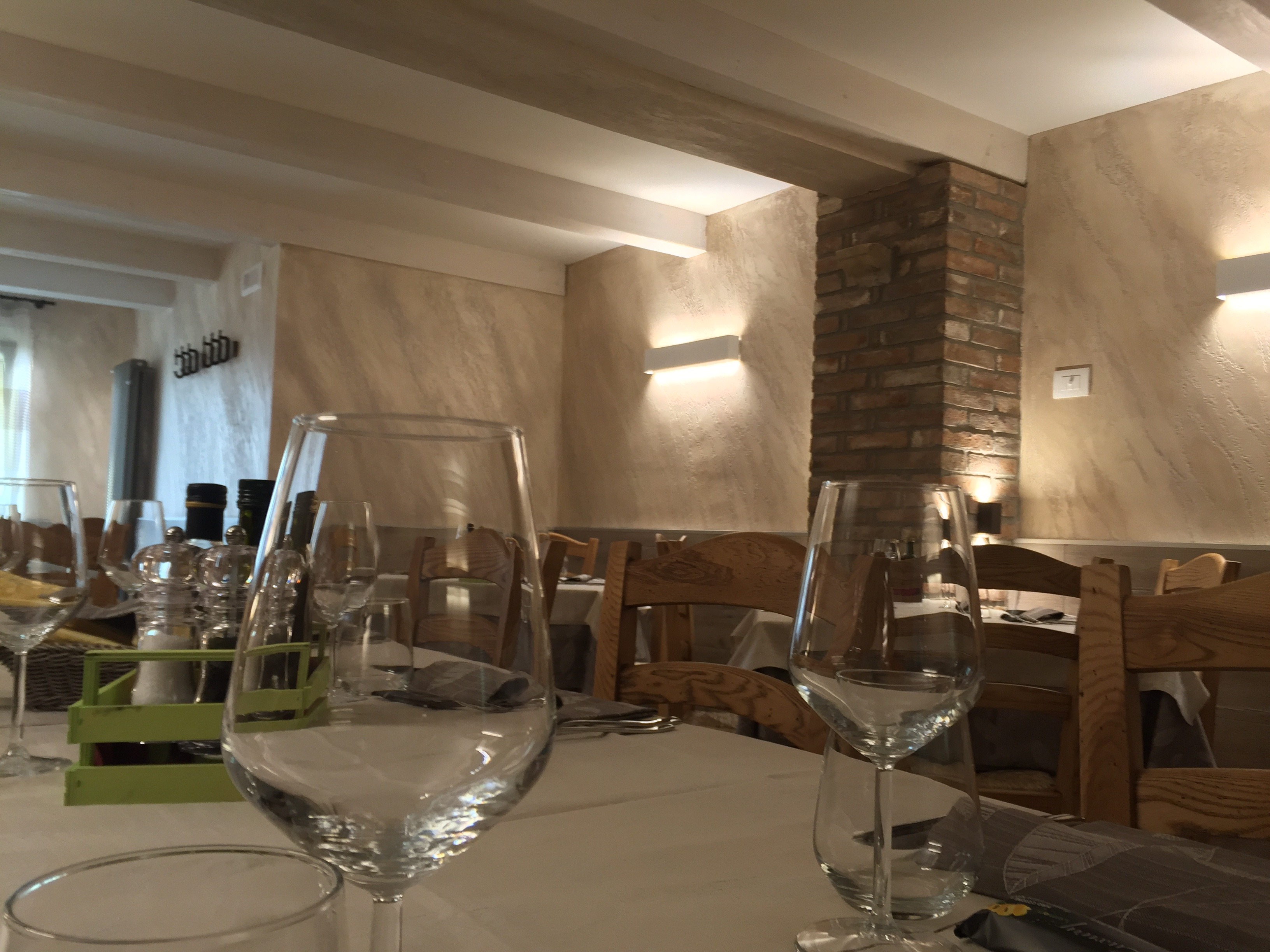 复古与现代的完美结合——意大利 Trattoria Da Giulia 餐厅设计-20