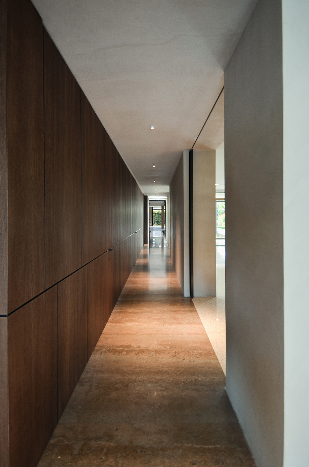 2018 年完成的意大利 60 年代住宅翻新设计-10