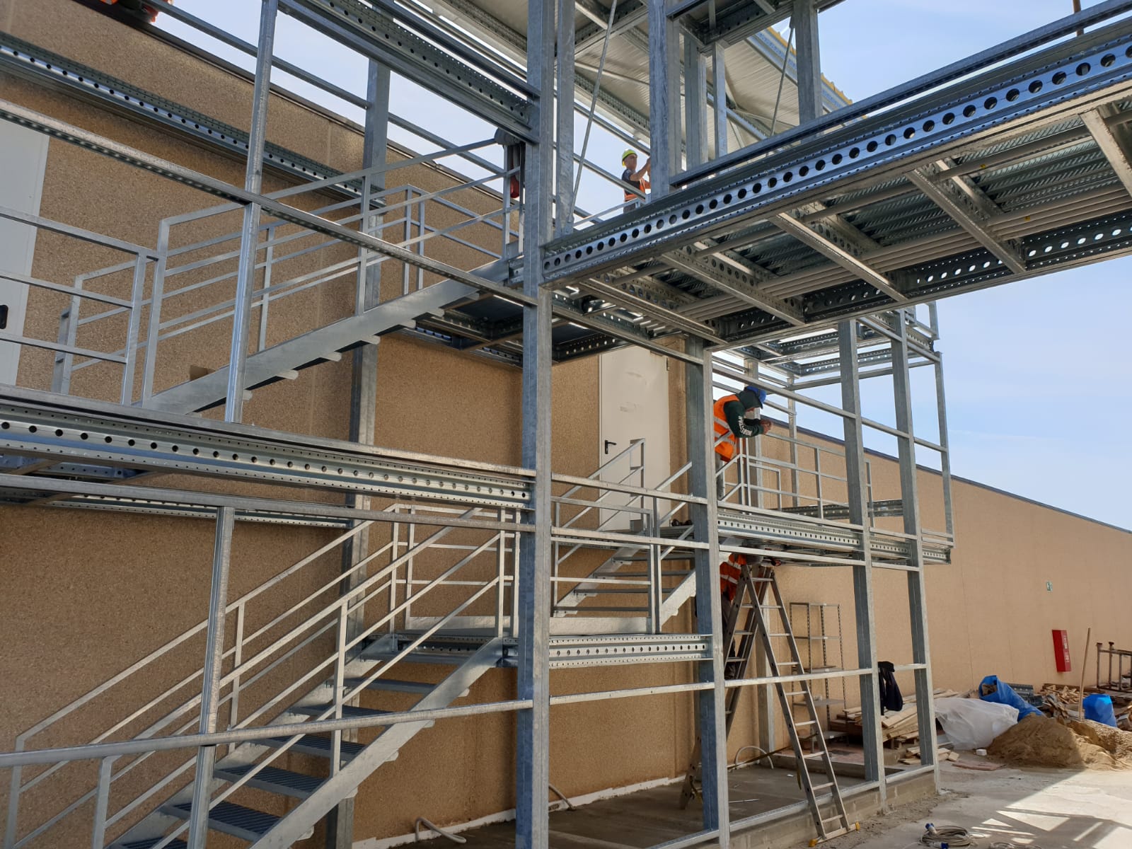 集装箱办公空间，独特设计展现灵活与坚韧-5