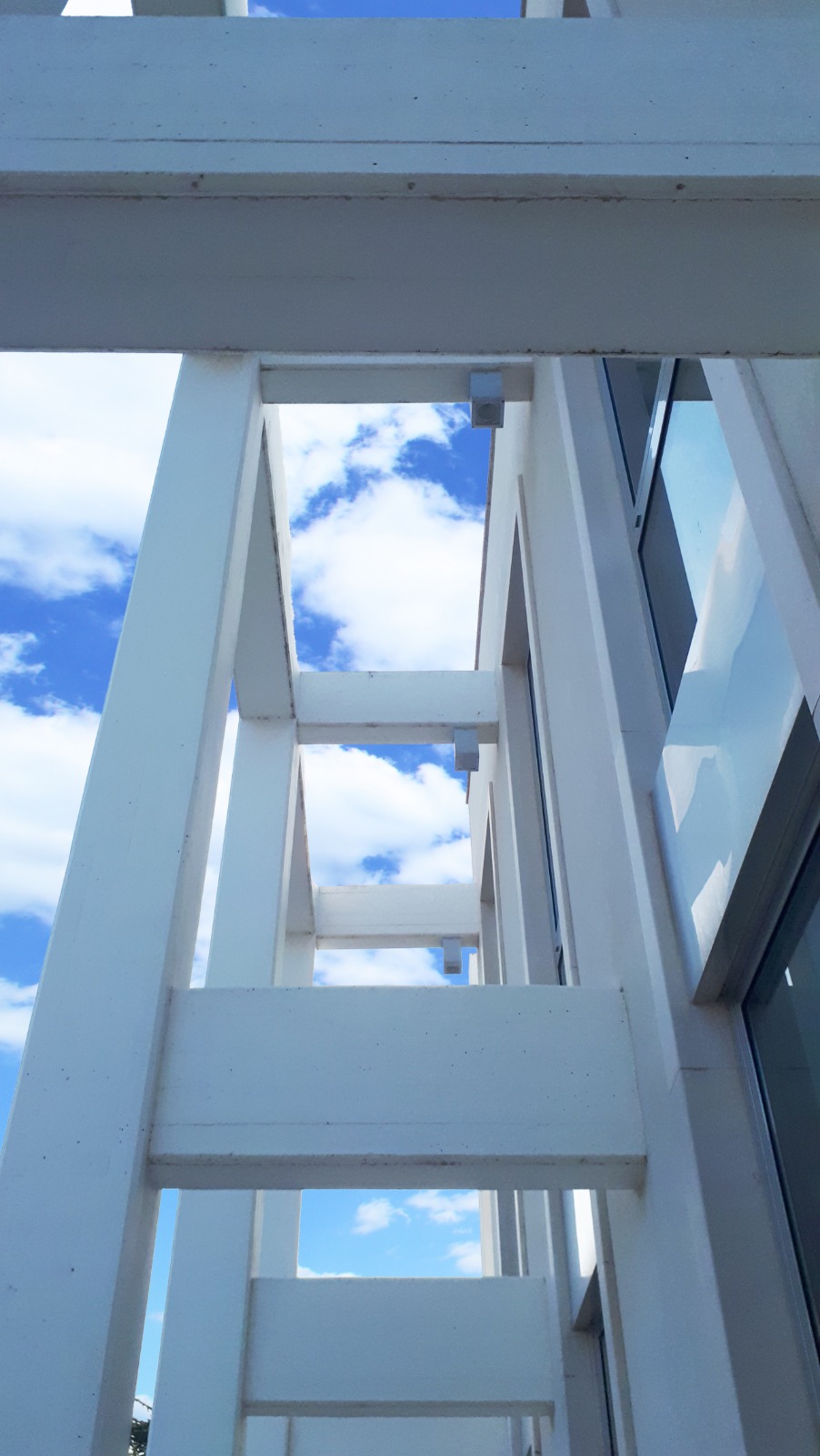 环保理念融入建筑,传统风格与现代设计结合的办公中心-2