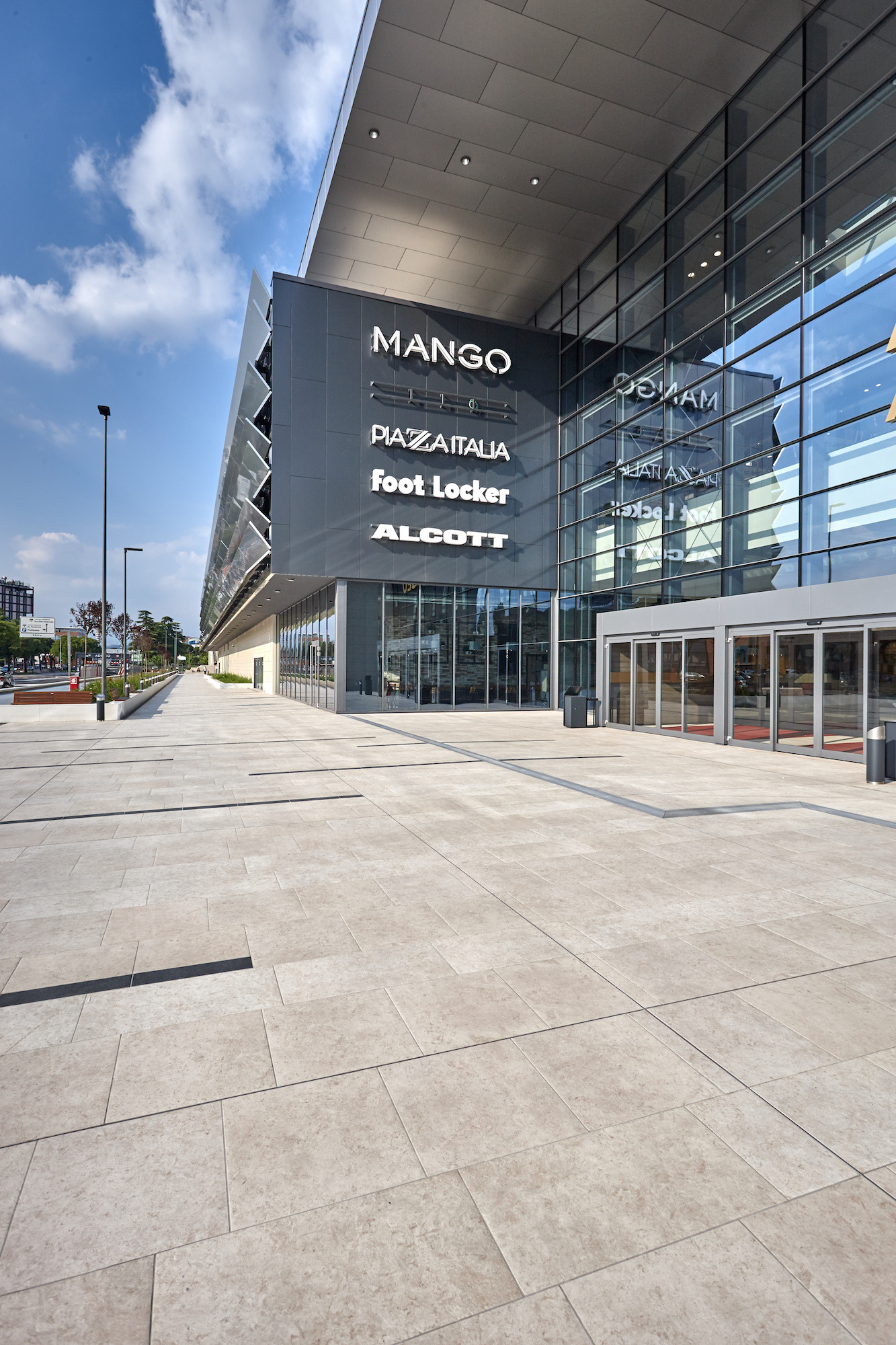 德国投资的新维罗纳购物中心-7