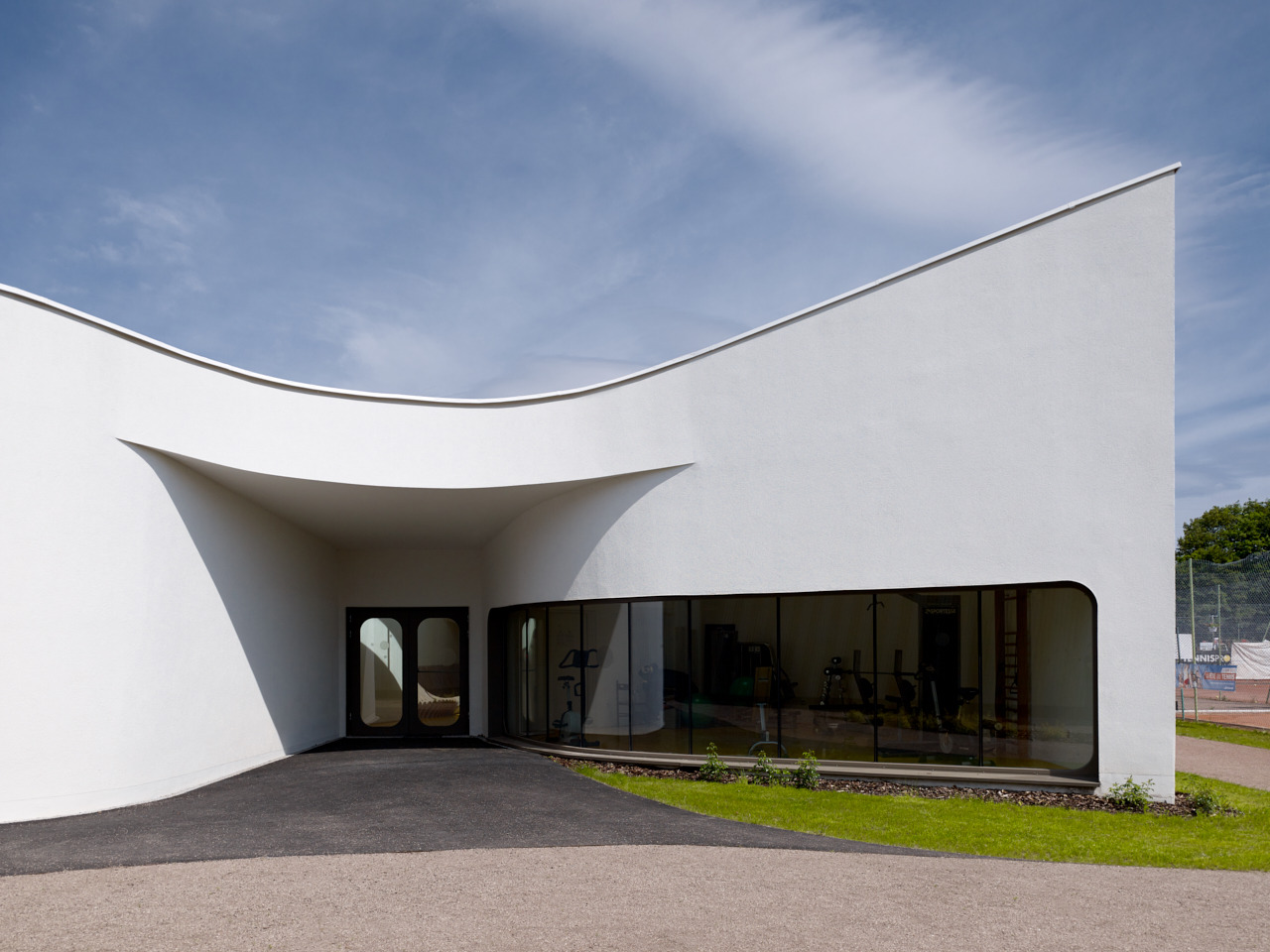 动感轨迹下的网球俱乐部设计-7