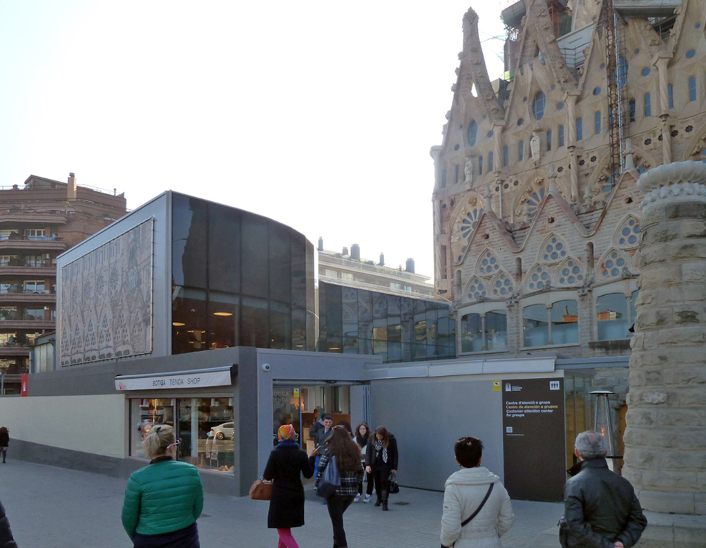 圣家族大教堂临时服务建筑-5