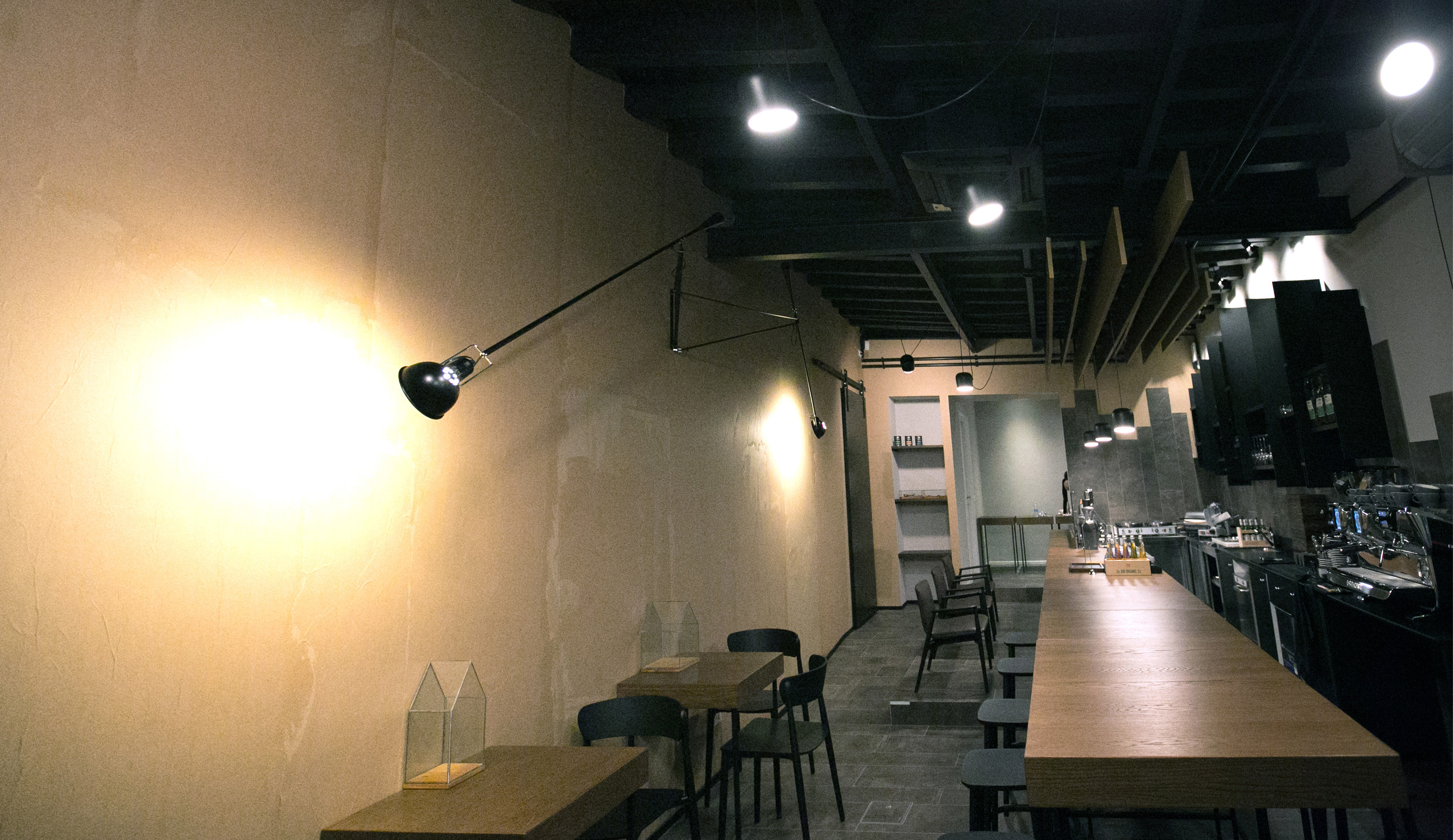 意式咖啡馆室内设计 · 精致烘培展示空间-9