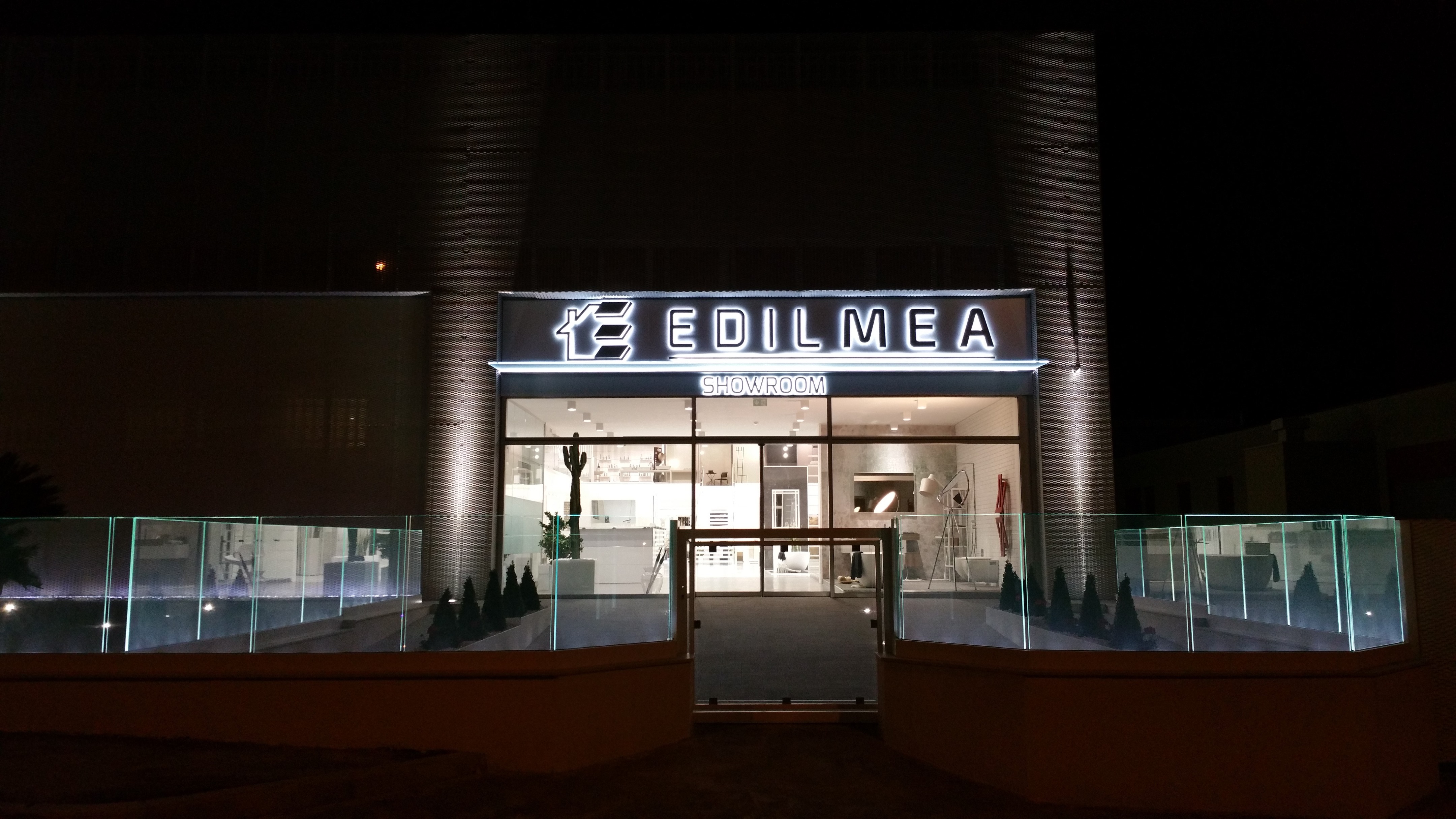 旧厂房变身高质感家居展示厅——意大利 EDILMEA 公司新展厅-1