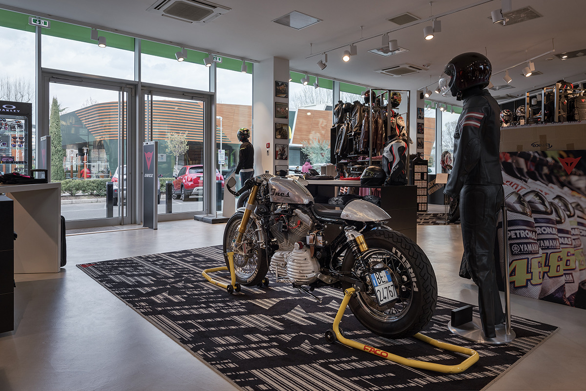 永恒的树脂地面 | Dainese Store 案例解析-11