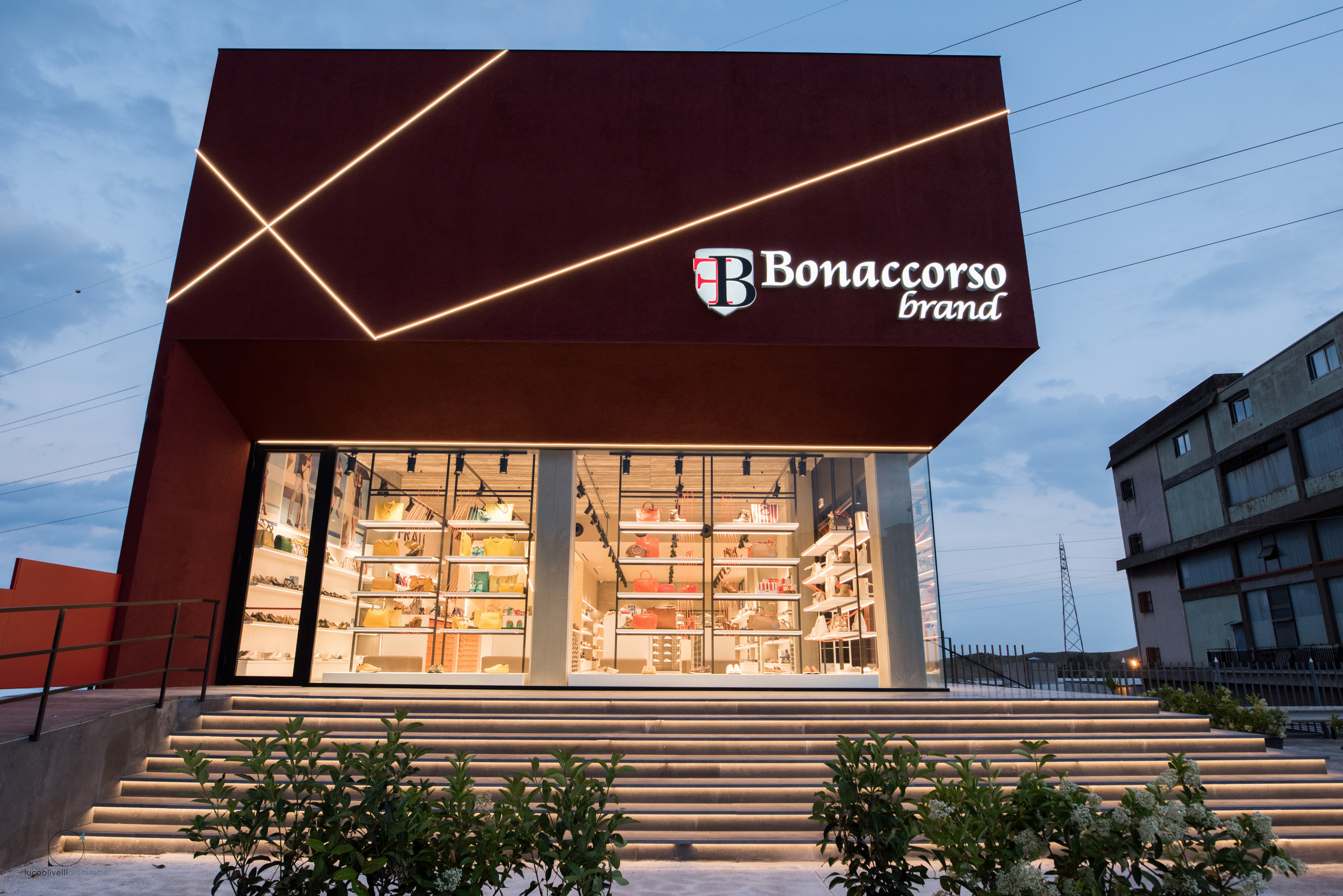 2018 年博纳科索品牌折扣店室内设计-4