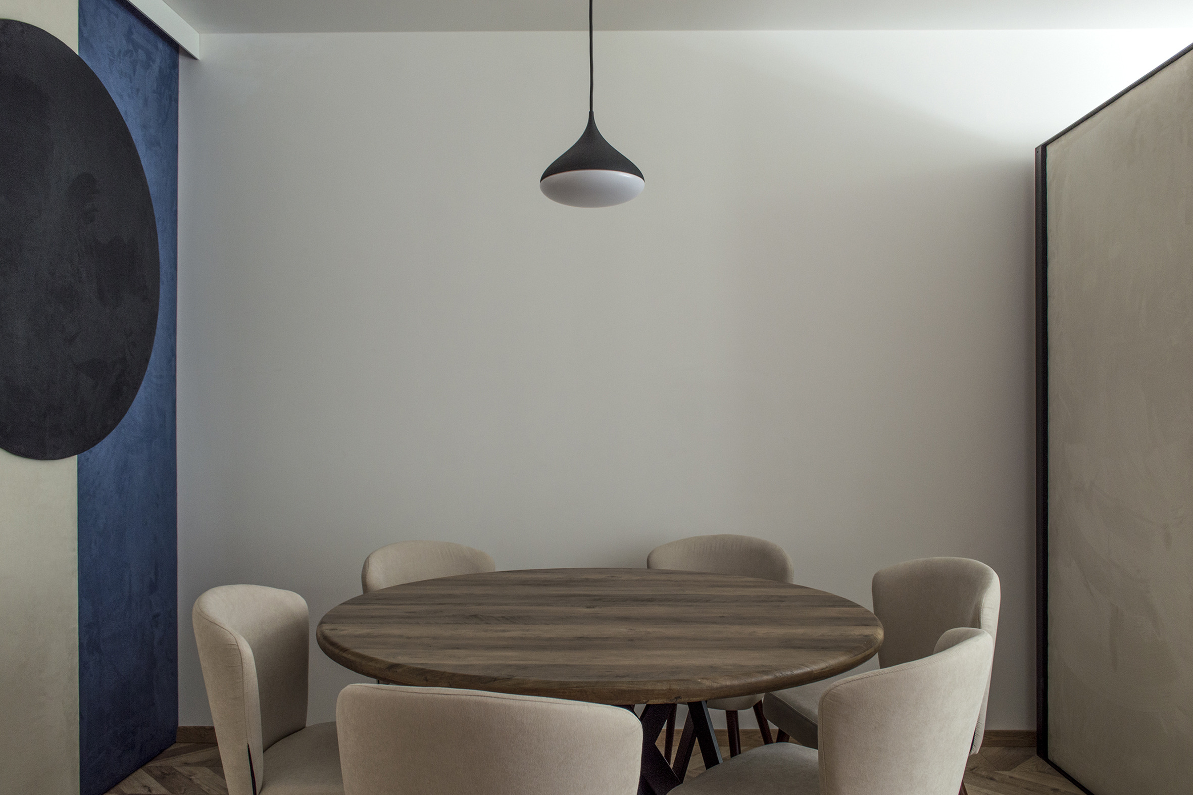 保加利亚索非亚公寓的包豪斯风格室内设计-6