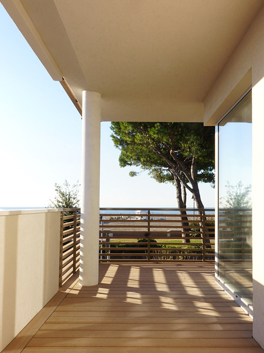 意大利 Grado 海滩度假别墅 | 海景与室内设计的完美融合-11