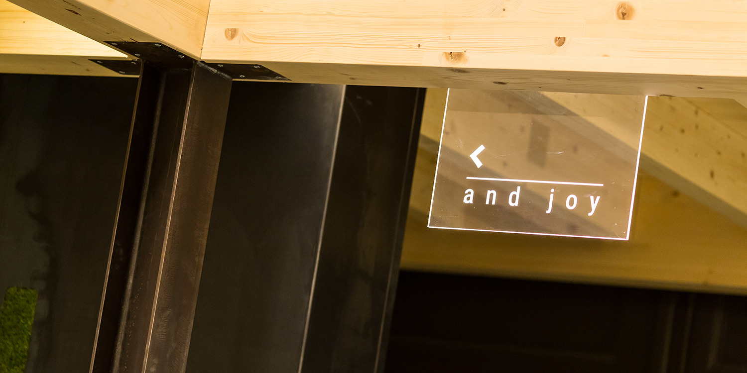 旧工厂变身高雅现代餐厅-30