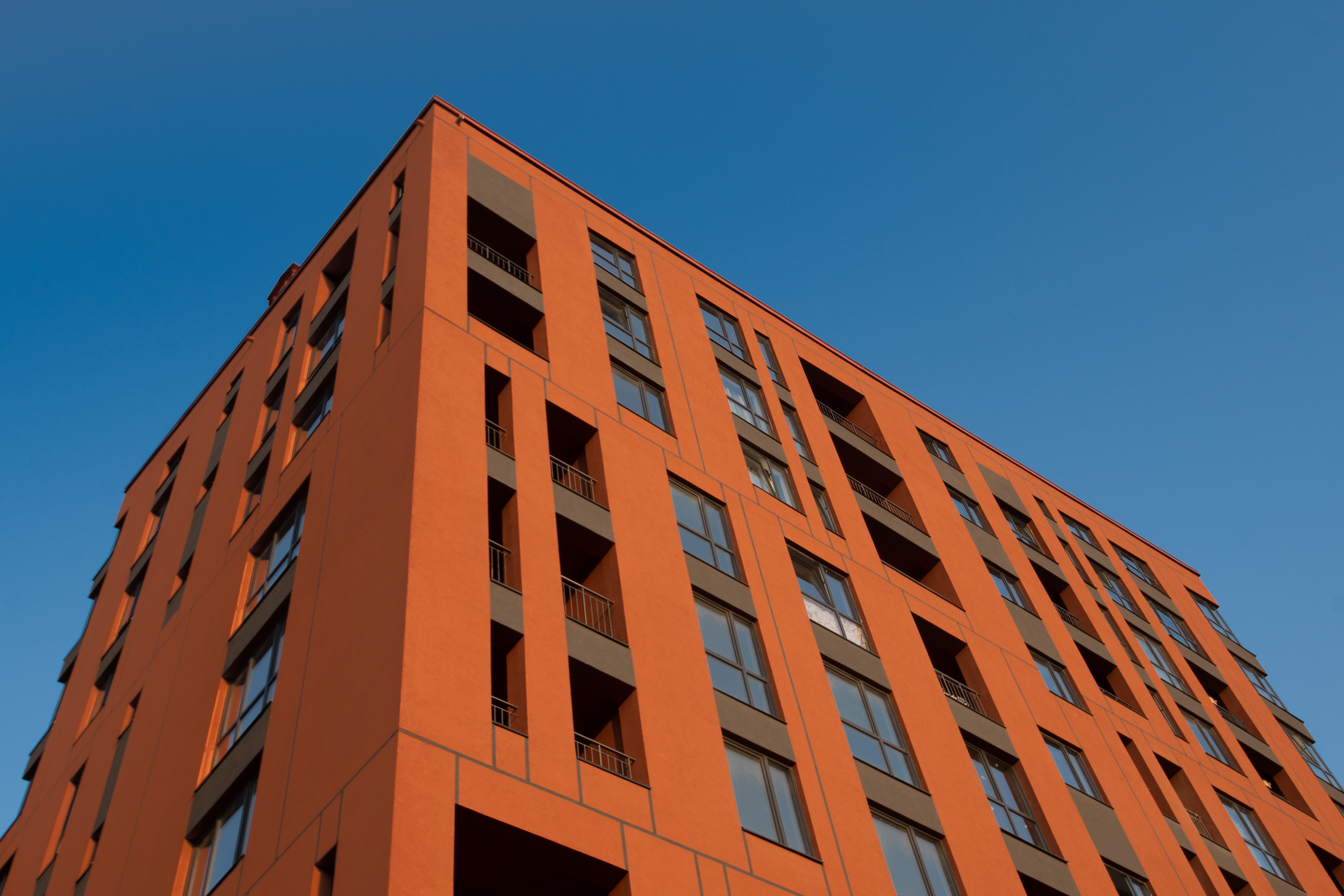 动态光谱住宅 | 斜屋顶的创意表达-11