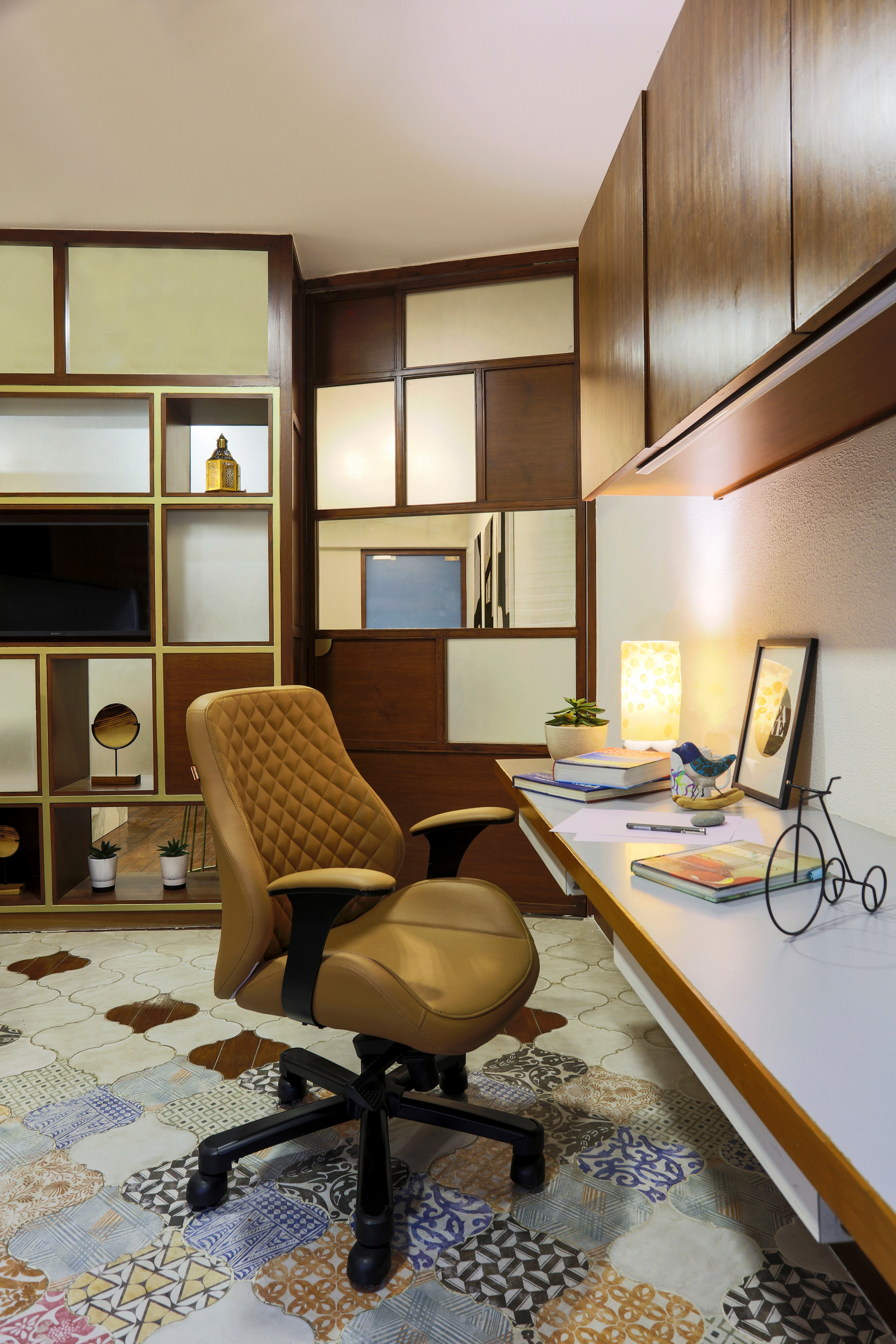 2018 年完成的 Kalpesh Modi 办公室设计 | 定制家具与照明设计的完美结合-12