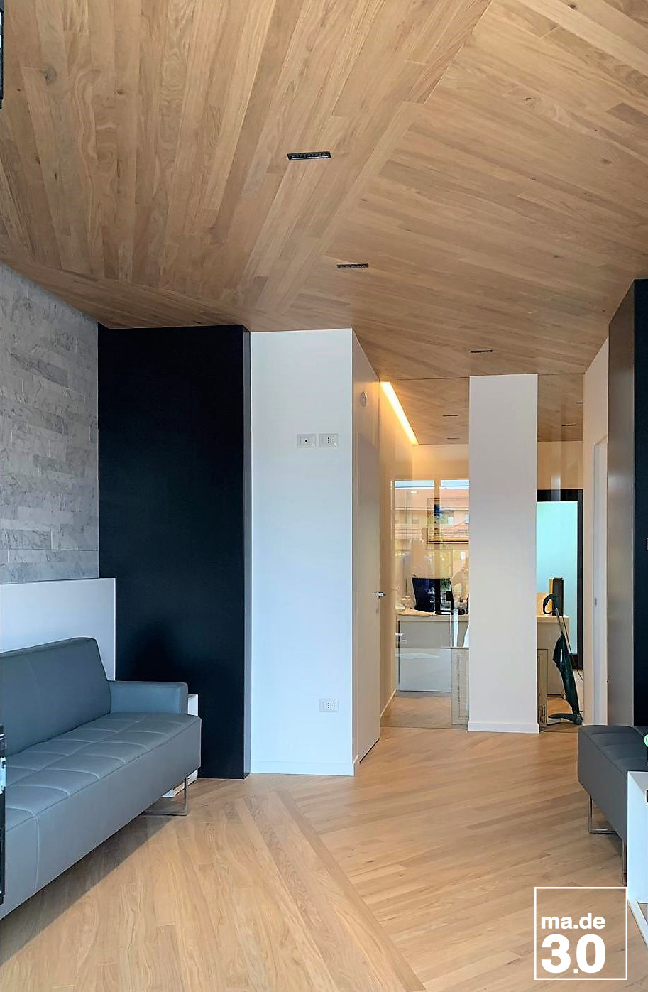 自然材质打造的私人牙科诊所-0