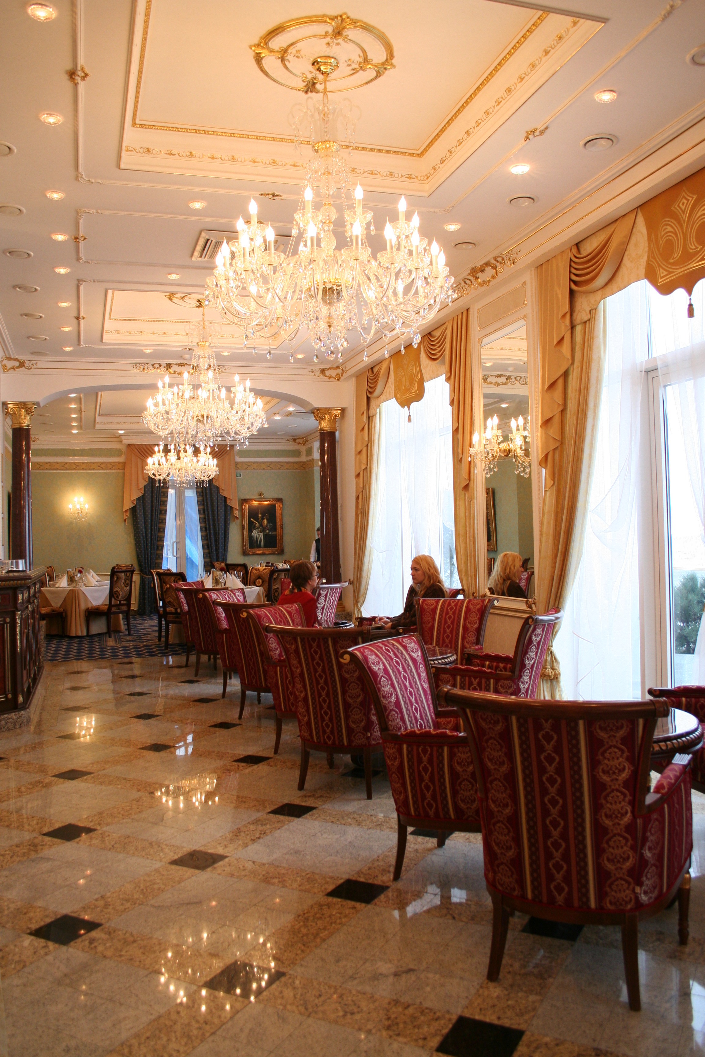 复古奢华酒店设计，营造百年皇家氛围-19