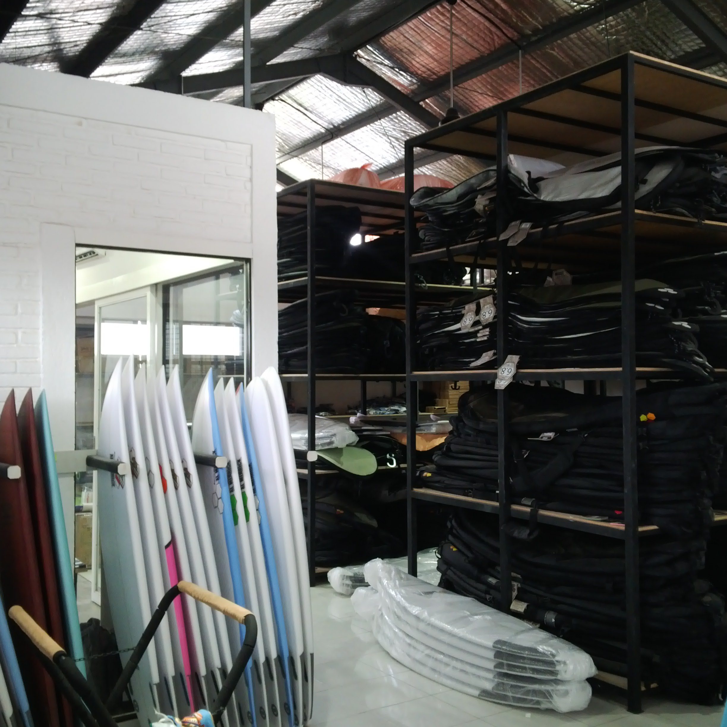 印尼巴厘岛 Channel Islands Surfboards 工厂-21