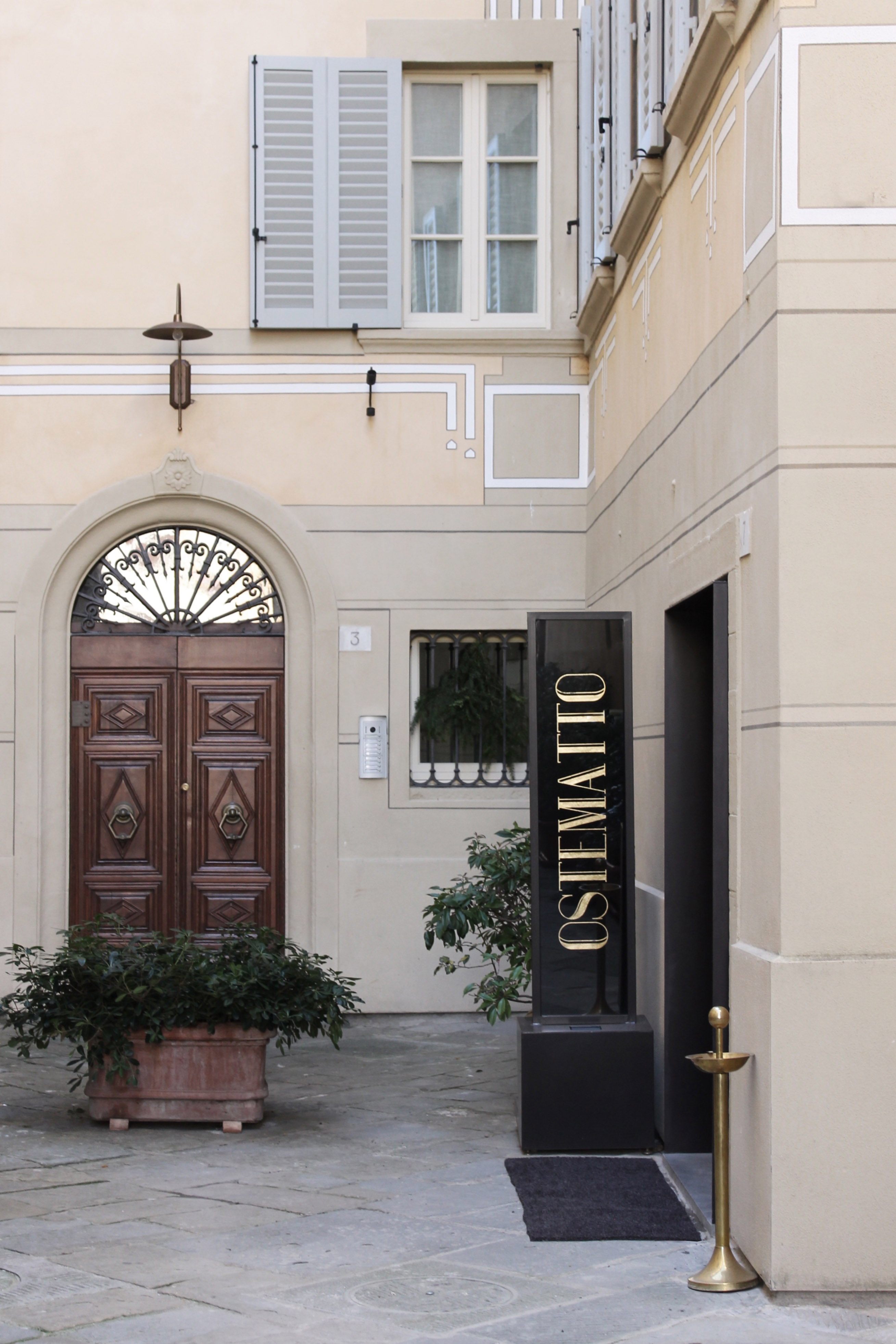 历史与当代交融的意大利餐厅设计-1