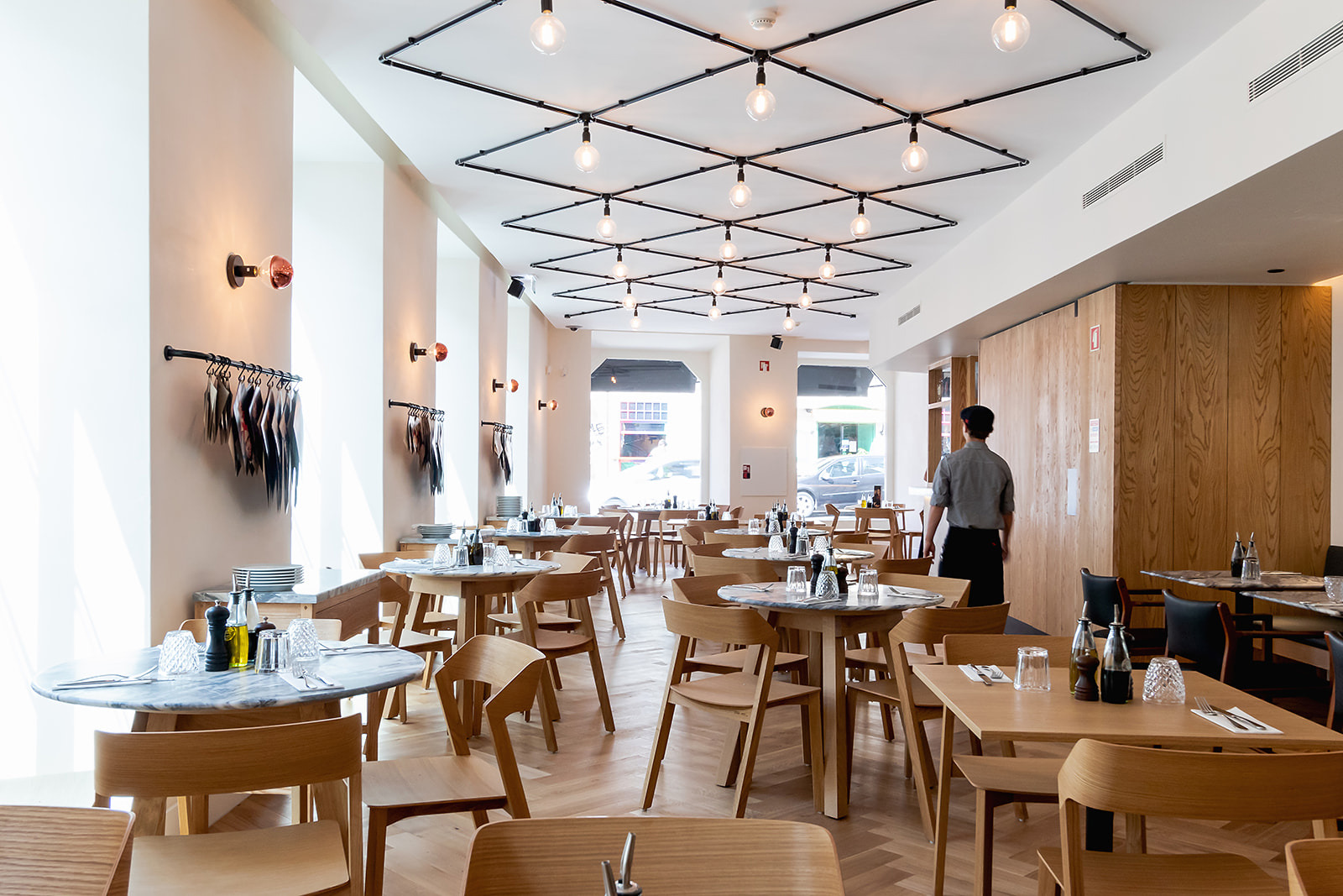 Mano a Mano 餐厅 | 光与影的美食空间-6