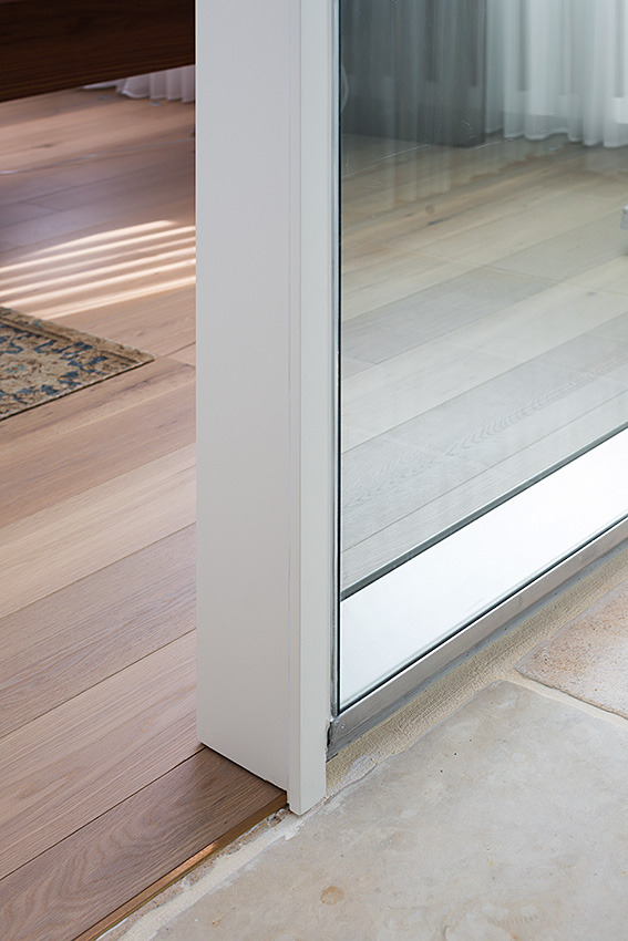 双层玻璃墙的整形诊所-7