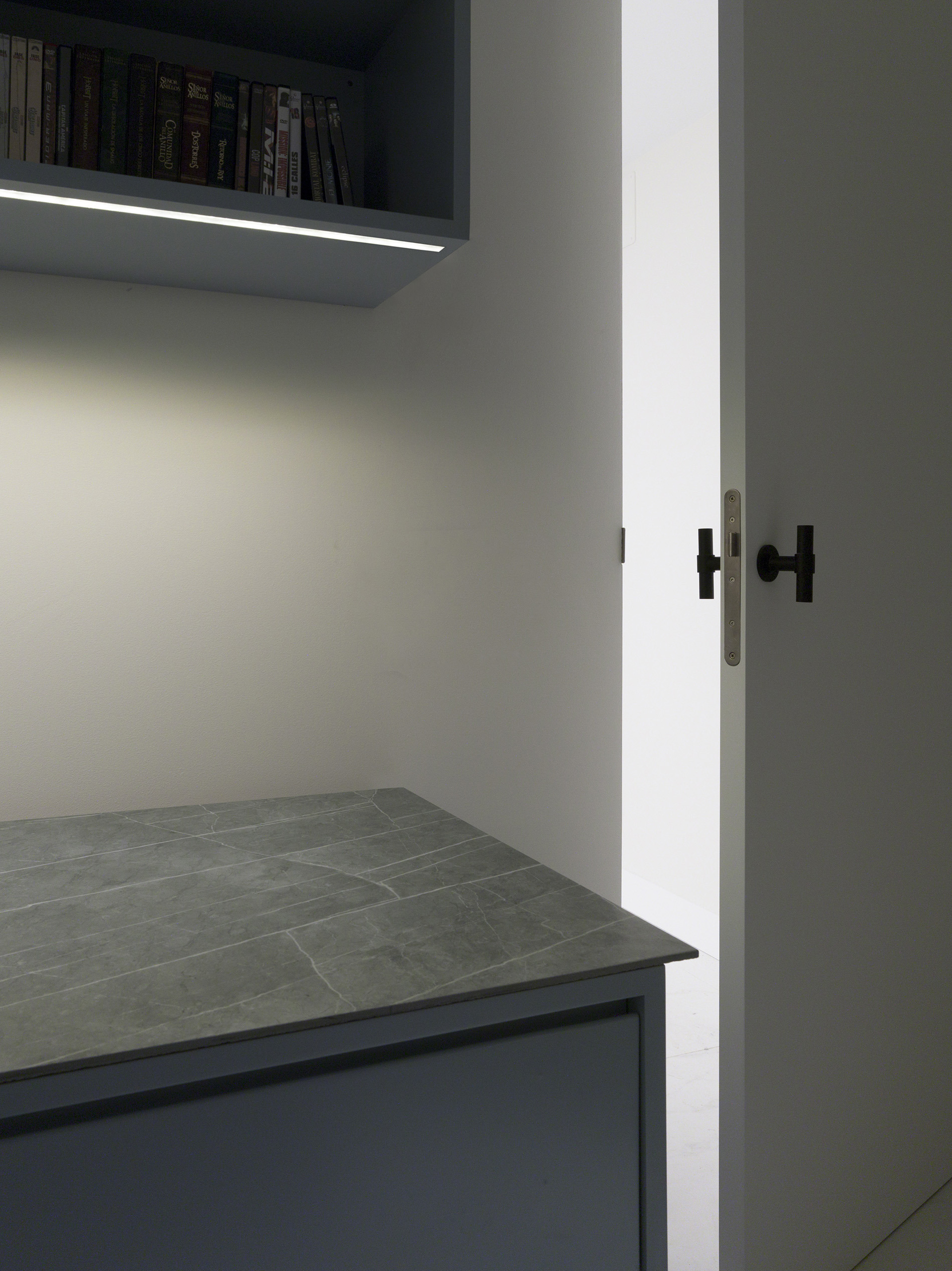 地中海之光 | 瓦伦西亚中心的海景房设计-37