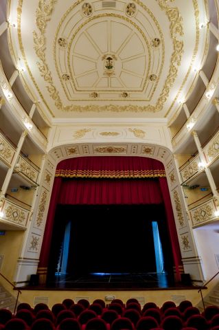 Bitonto 剧院重生 · 历史建筑的复兴与创新-28