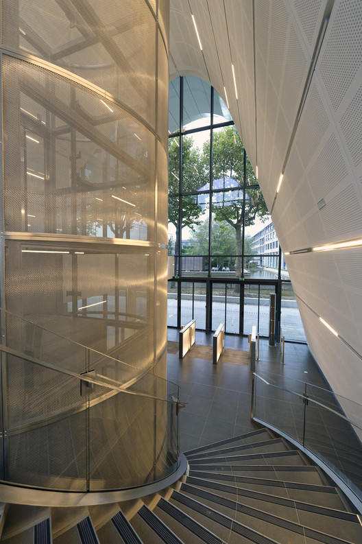 法国农业信贷银行总部,现代优雅的绿色校园-31