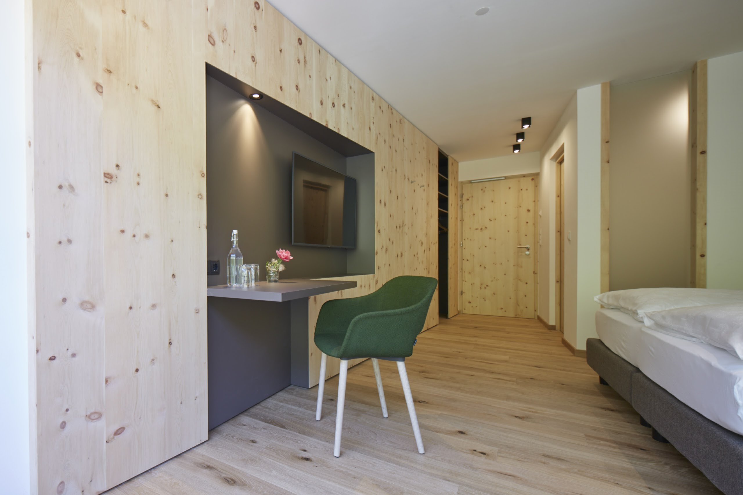 高山上的豪华餐厅-18