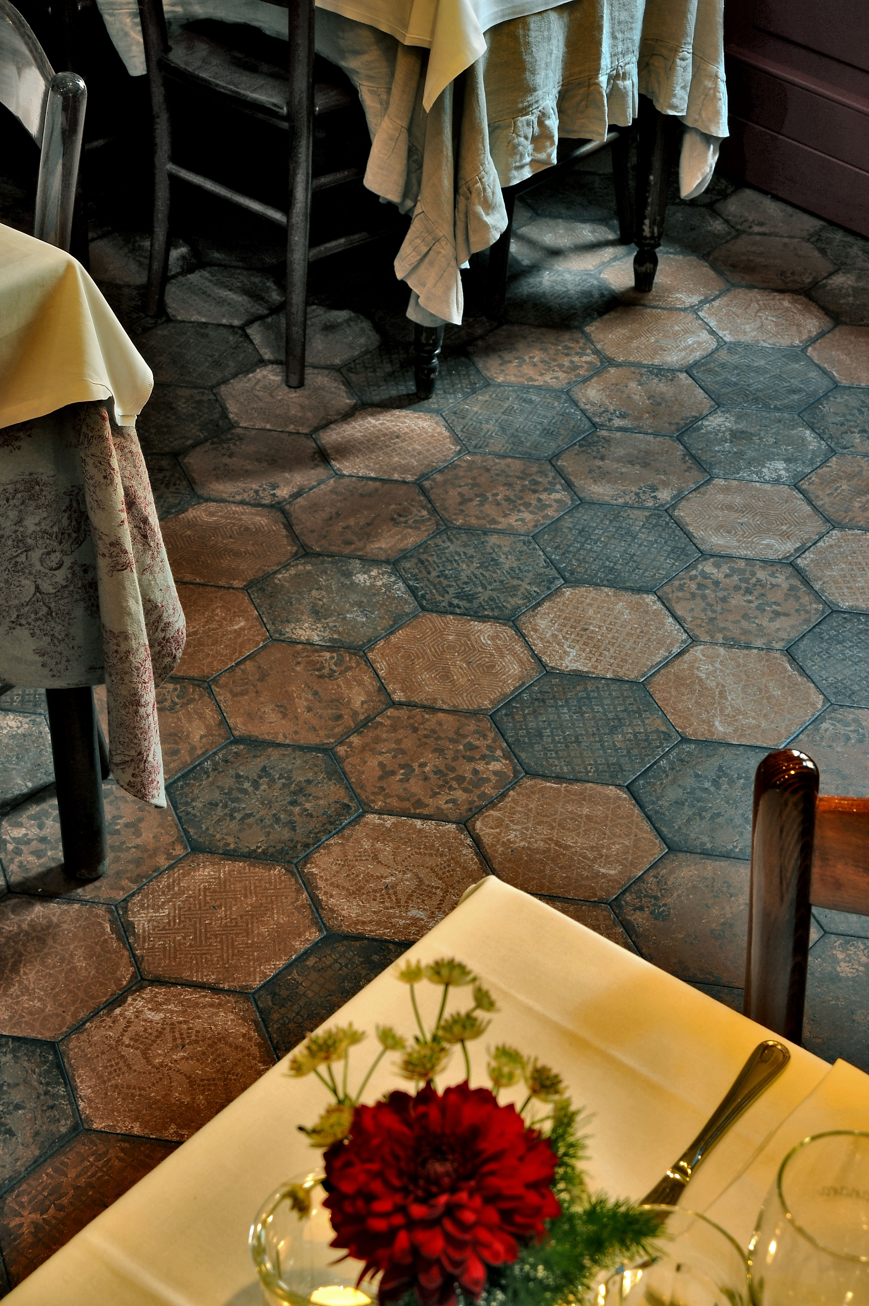 意大利风情浓郁的博洛尼亚 Bricklane 风格餐厅-13