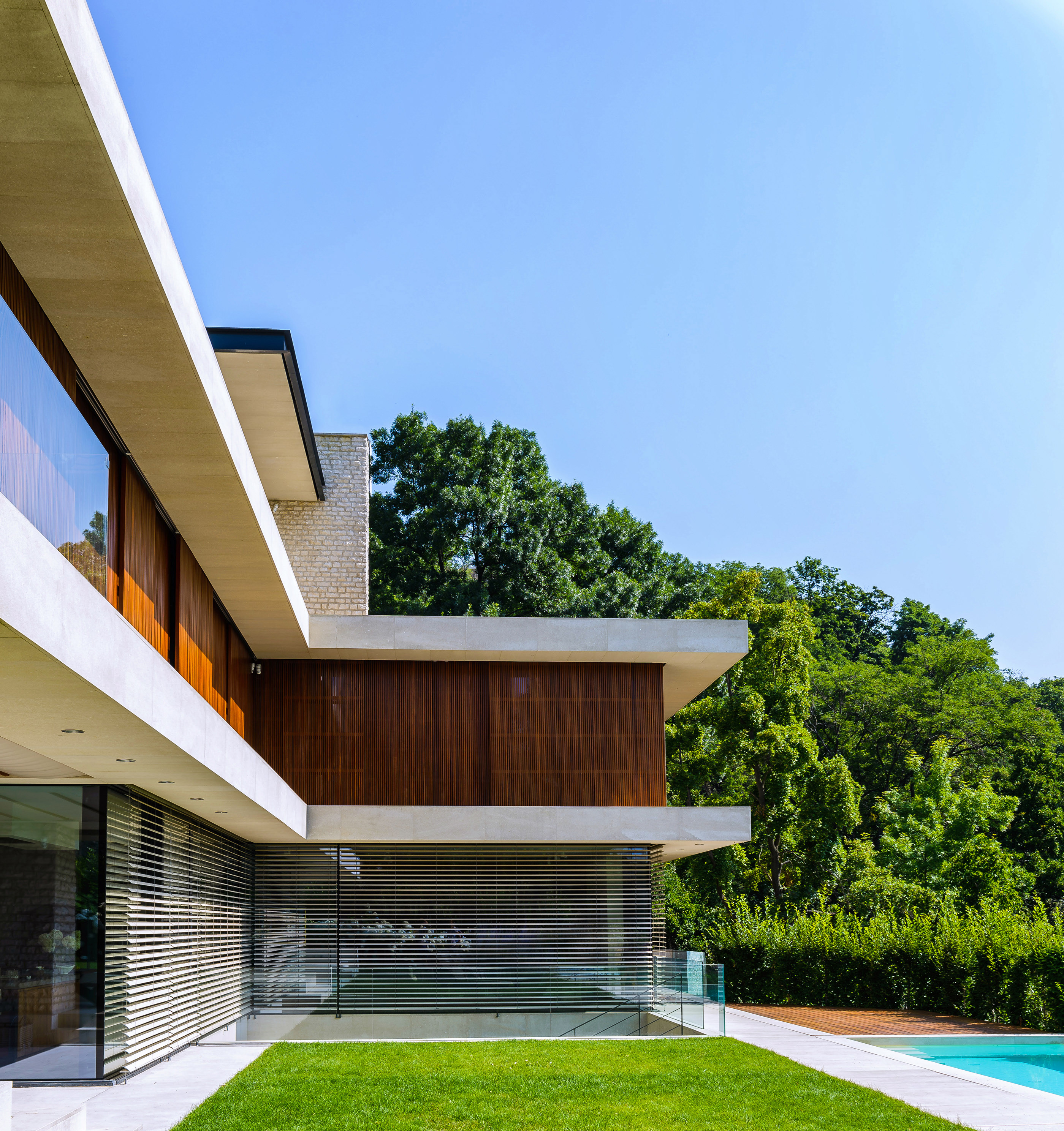 Modern villa shading by Krüllung-4