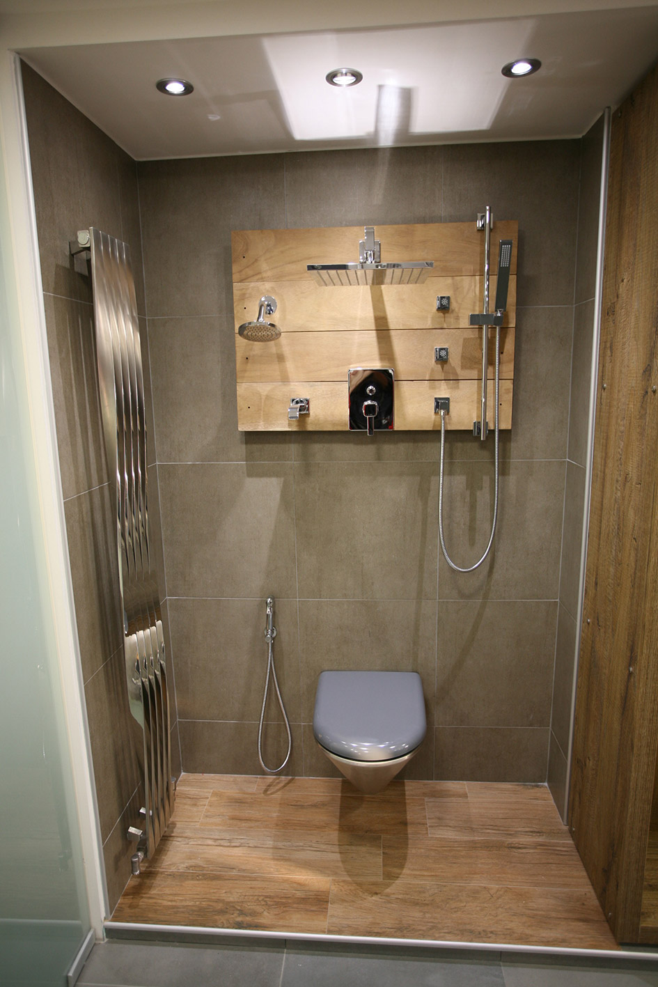 简约风格卫浴展示厅-19