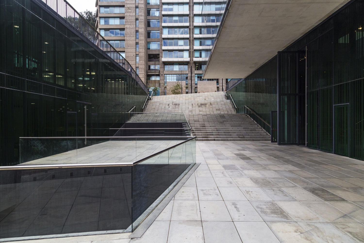 波哥大杰弗里亚大学艺术学院新建筑,城市与自然交融-66