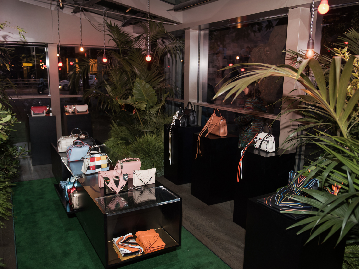 埃琳娜 GHISELLINI SS17 展示空间 · 简约时尚的室内设计-4