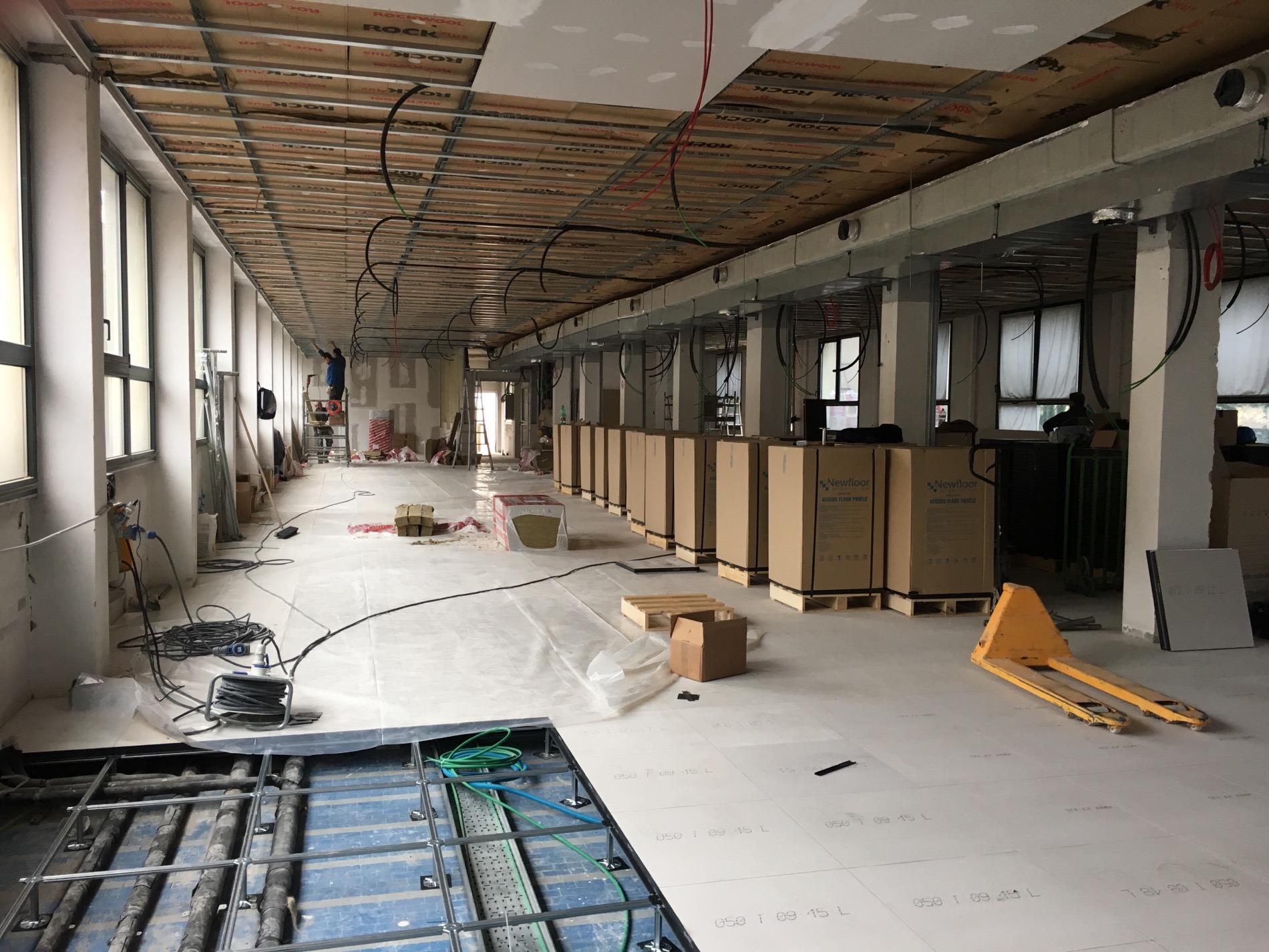 药企总部百年老建筑的现代改造-6