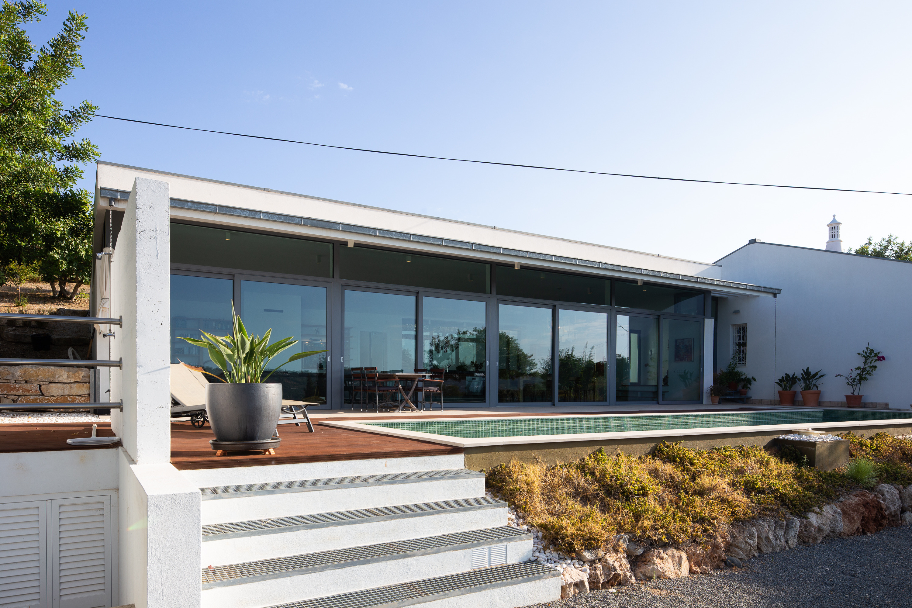 葡萄牙“第三世界开发者”的绿色环保地下别墅-8