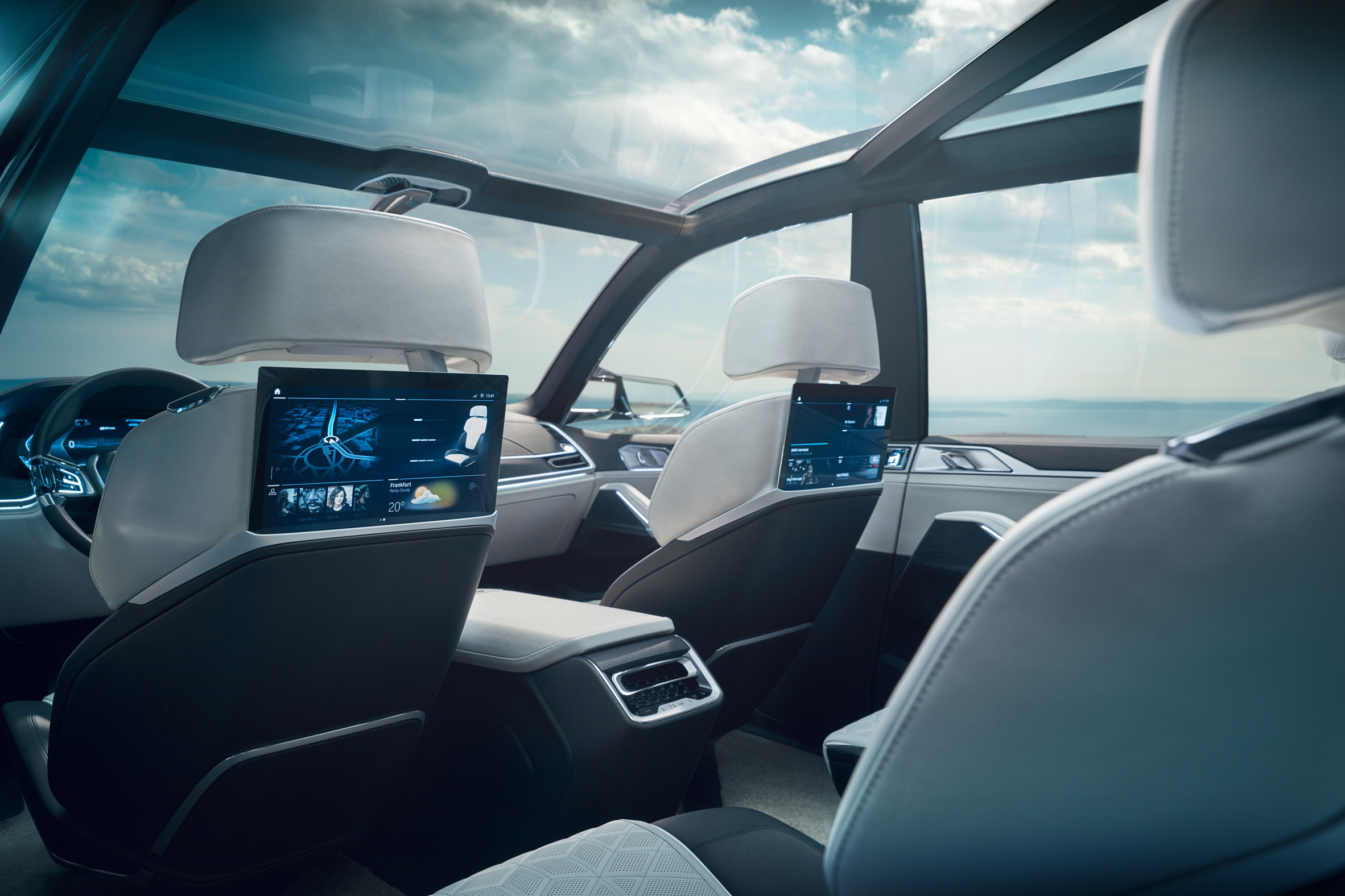 BMW unveils spacious X7 concept car as part of luxury vehicle range-16